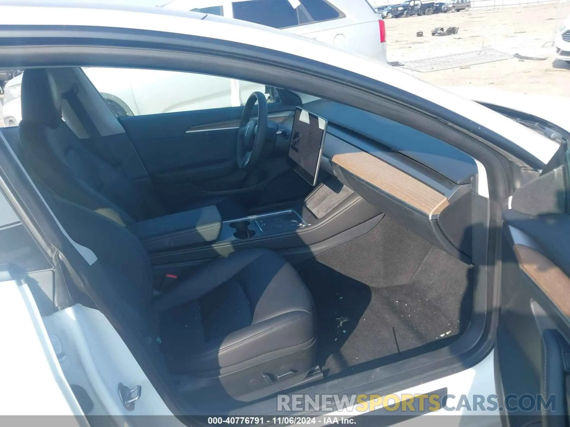 5 Photograph of a damaged car 5YJ3E1EA8PF570278 TESLA MODEL 3 2023