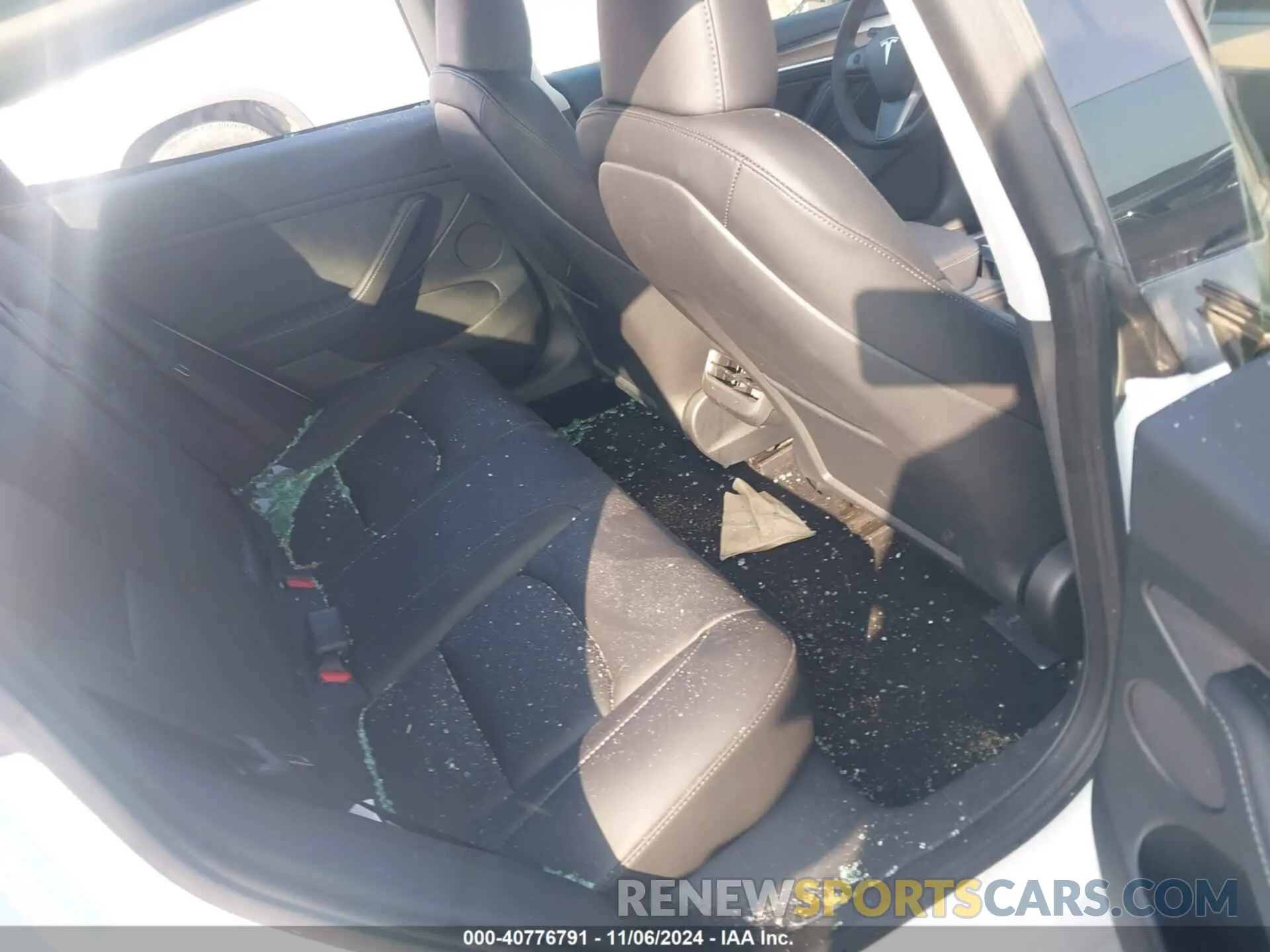 8 Photograph of a damaged car 5YJ3E1EA8PF570278 TESLA MODEL 3 2023