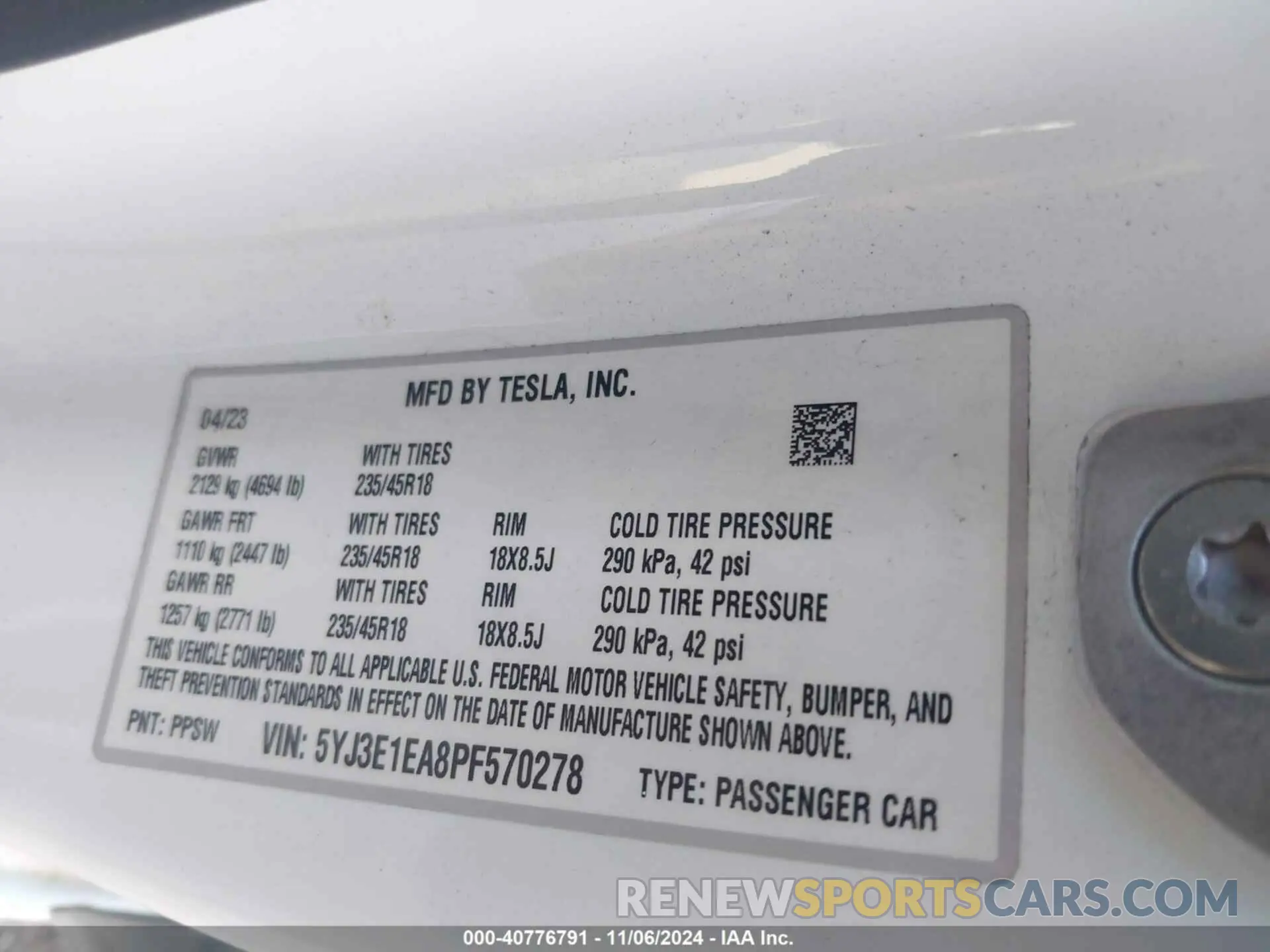 9 Photograph of a damaged car 5YJ3E1EA8PF570278 TESLA MODEL 3 2023