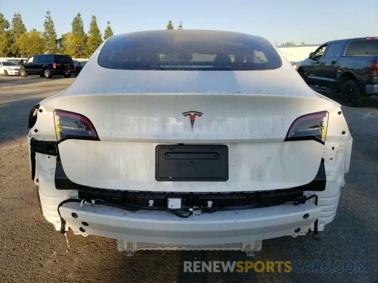 6 Photograph of a damaged car 5YJ3E1EA8PF570412 TESLA MODEL 3 2023