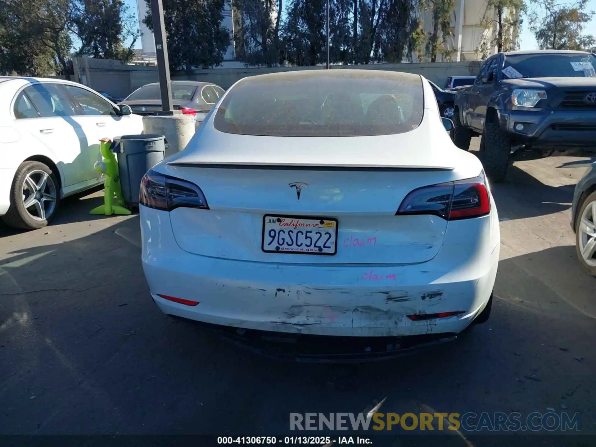 16 Photograph of a damaged car 5YJ3E1EA8PF573259 TESLA MODEL 3 2023