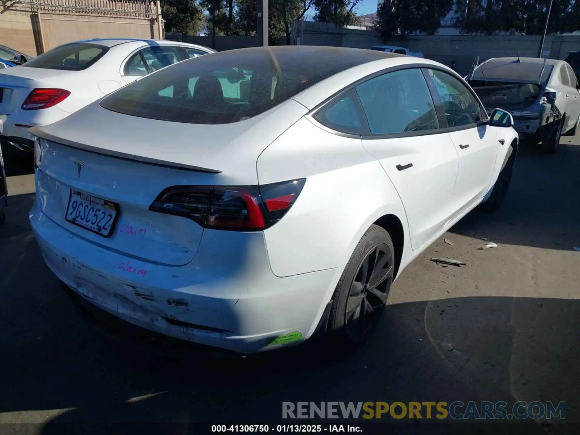 4 Photograph of a damaged car 5YJ3E1EA8PF573259 TESLA MODEL 3 2023