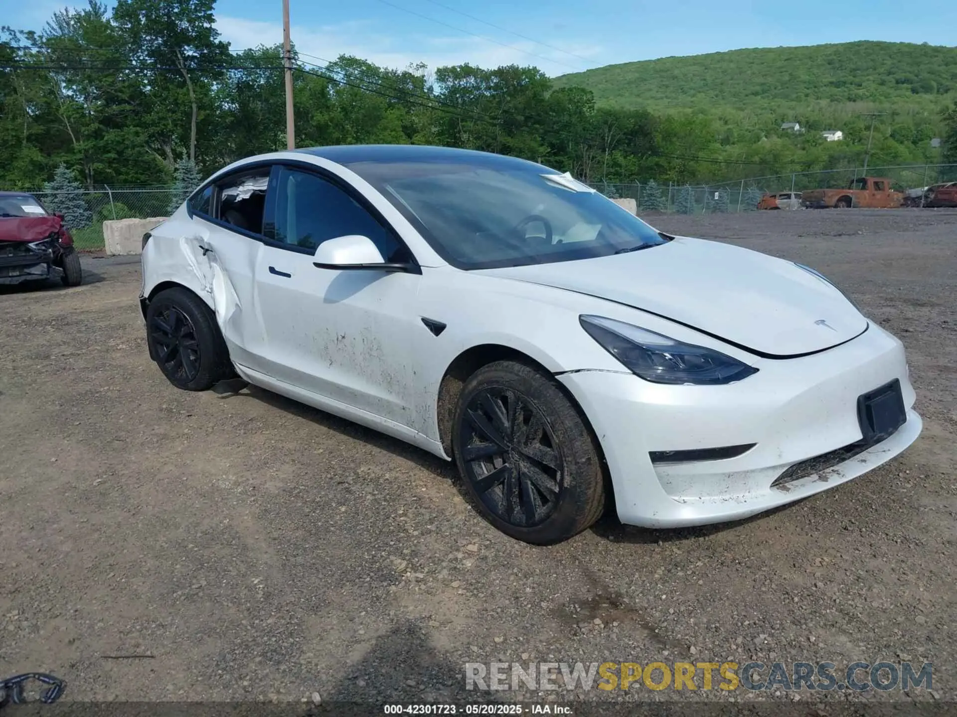 1 Photograph of a damaged car 5YJ3E1EA8PF575061 TESLA MODEL 3 2023