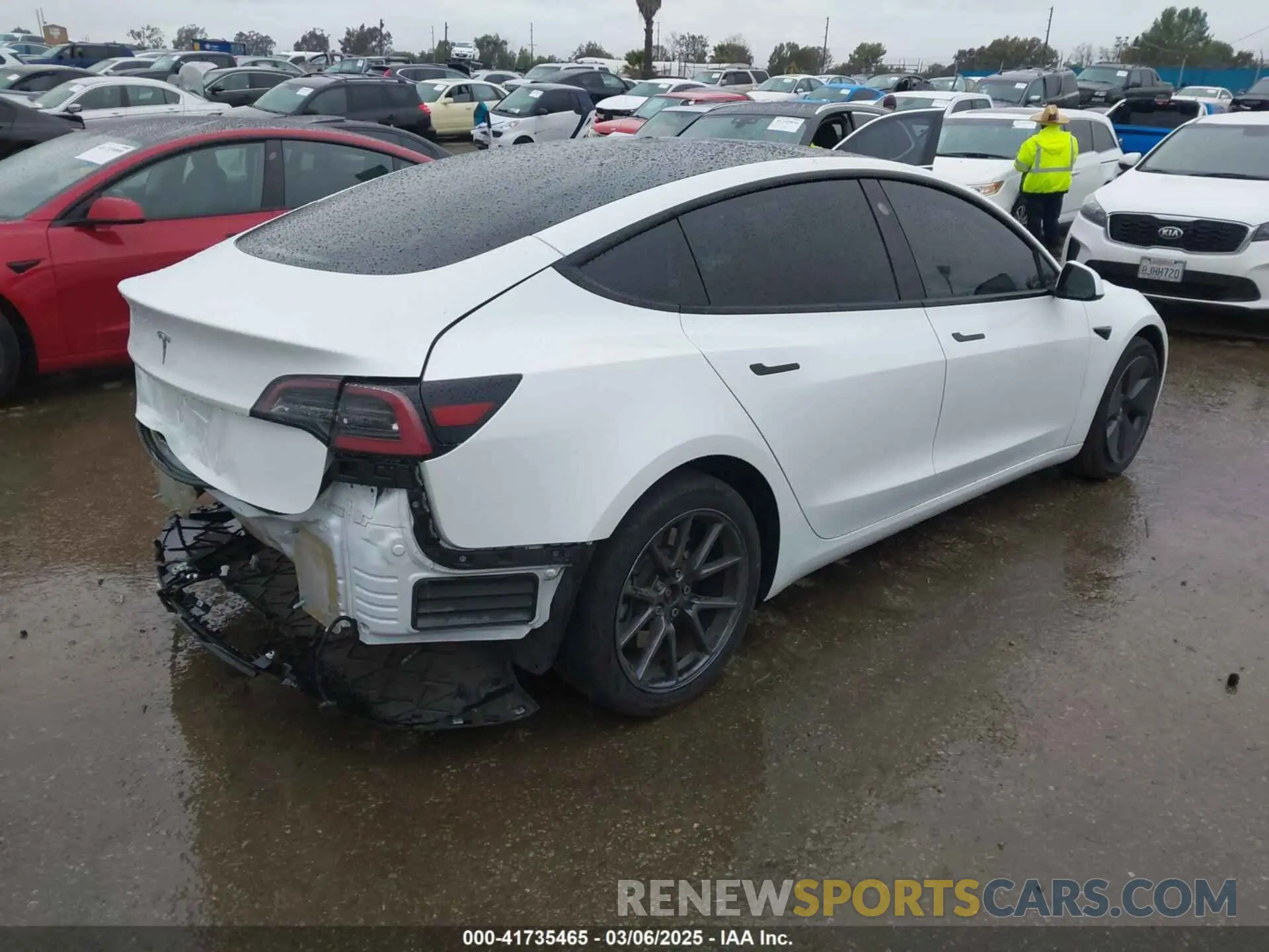 4 Photograph of a damaged car 5YJ3E1EA8PF578199 TESLA MODEL 3 2023