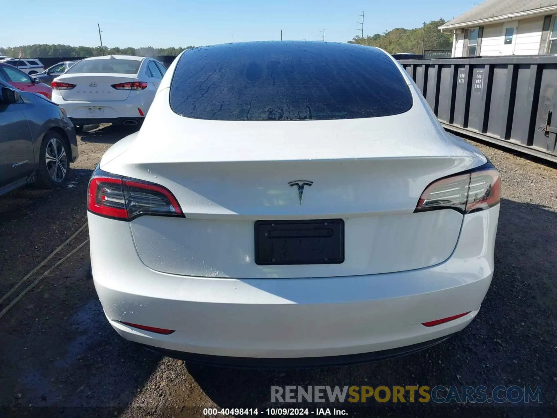 16 Photograph of a damaged car 5YJ3E1EA8PF581801 TESLA MODEL 3 2023