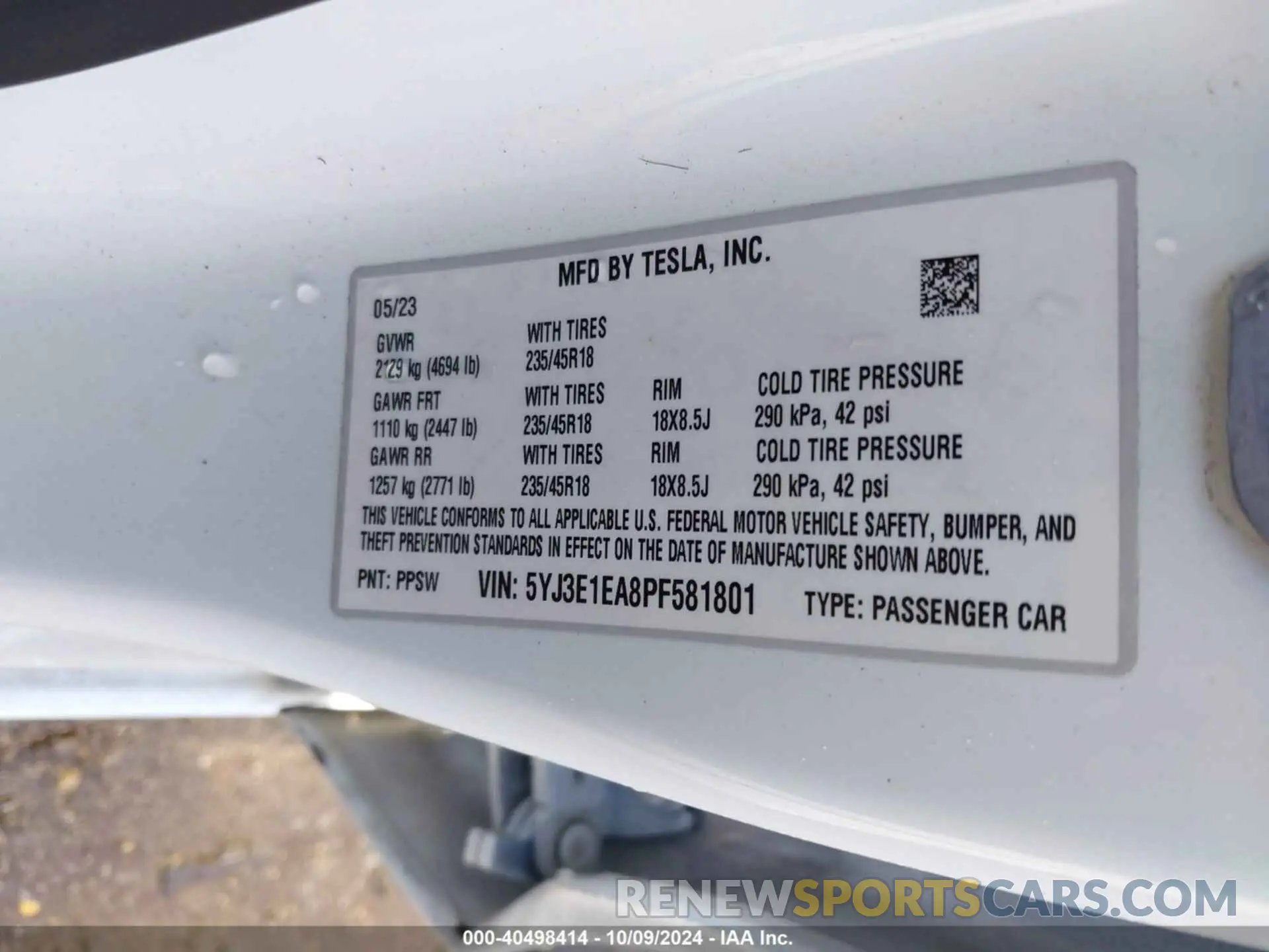 9 Photograph of a damaged car 5YJ3E1EA8PF581801 TESLA MODEL 3 2023