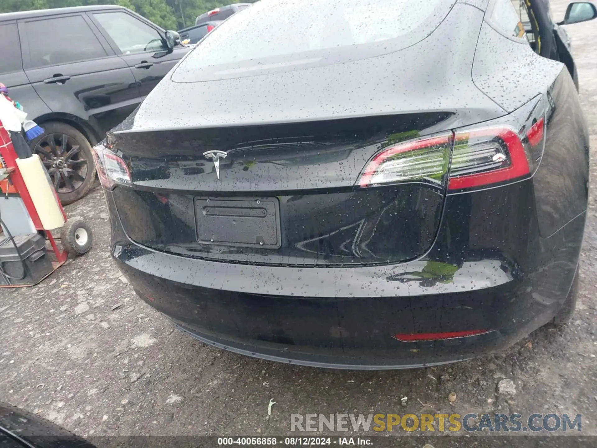 17 Photograph of a damaged car 5YJ3E1EA8PF583483 TESLA MODEL 3 2023