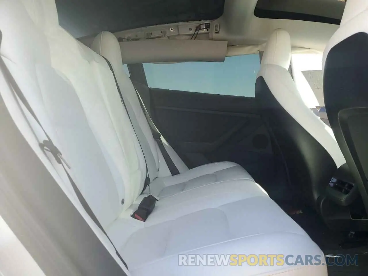 10 Photograph of a damaged car 5YJ3E1EA8PF598940 TESLA MODEL 3 2023