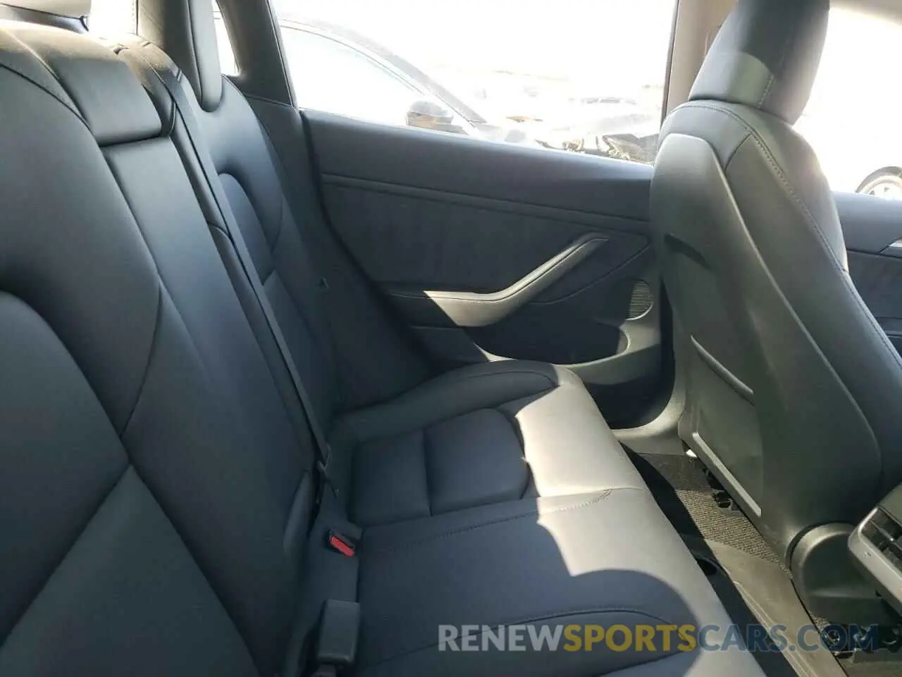 10 Photograph of a damaged car 5YJ3E1EA8PF607068 TESLA MODEL 3 2023
