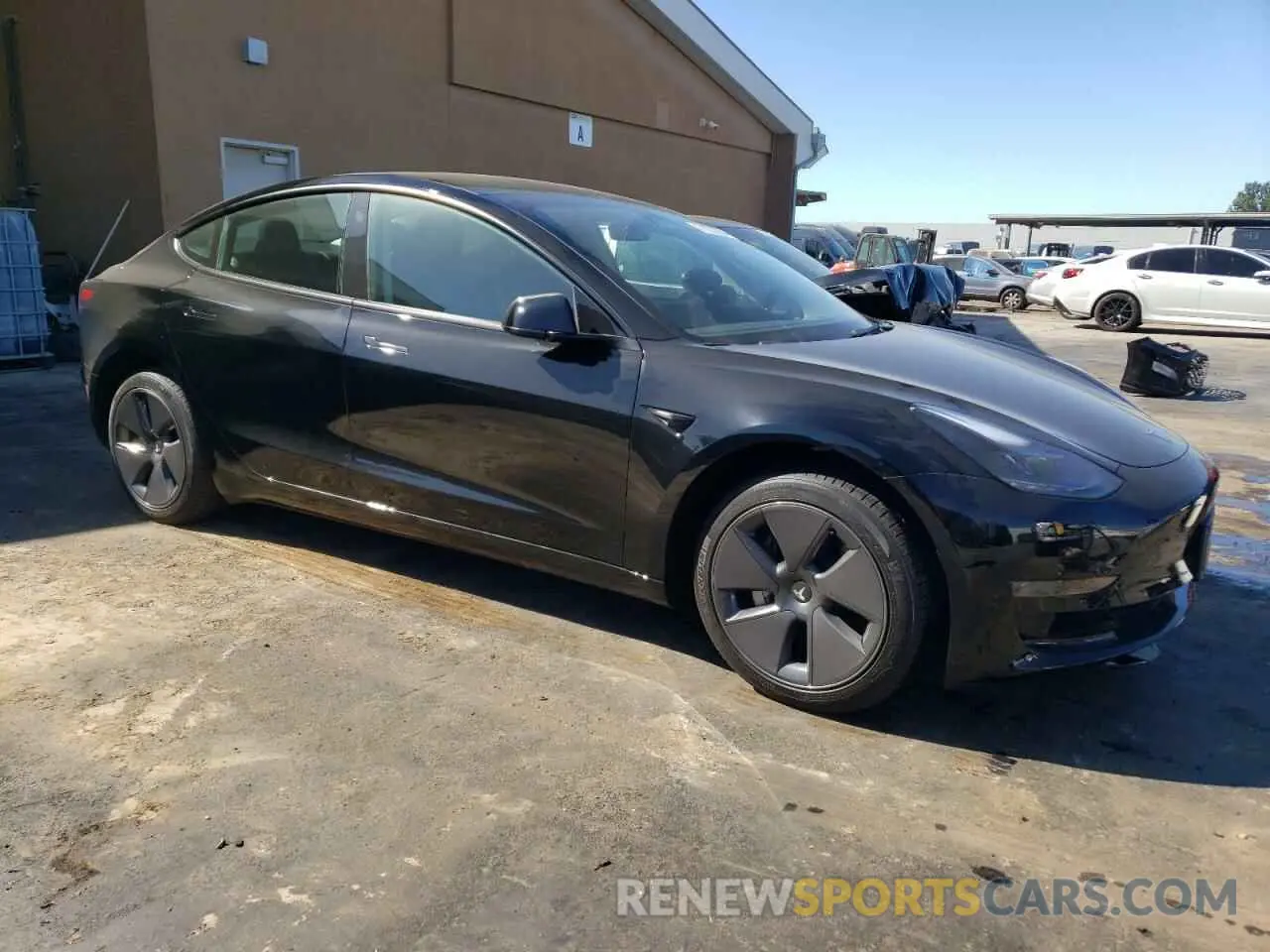 4 Photograph of a damaged car 5YJ3E1EA8PF607068 TESLA MODEL 3 2023
