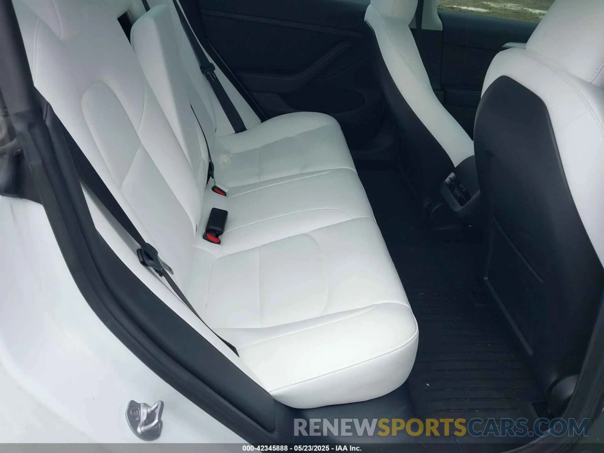 8 Photograph of a damaged car 5YJ3E1EA8PF608429 TESLA MODEL 3 2023