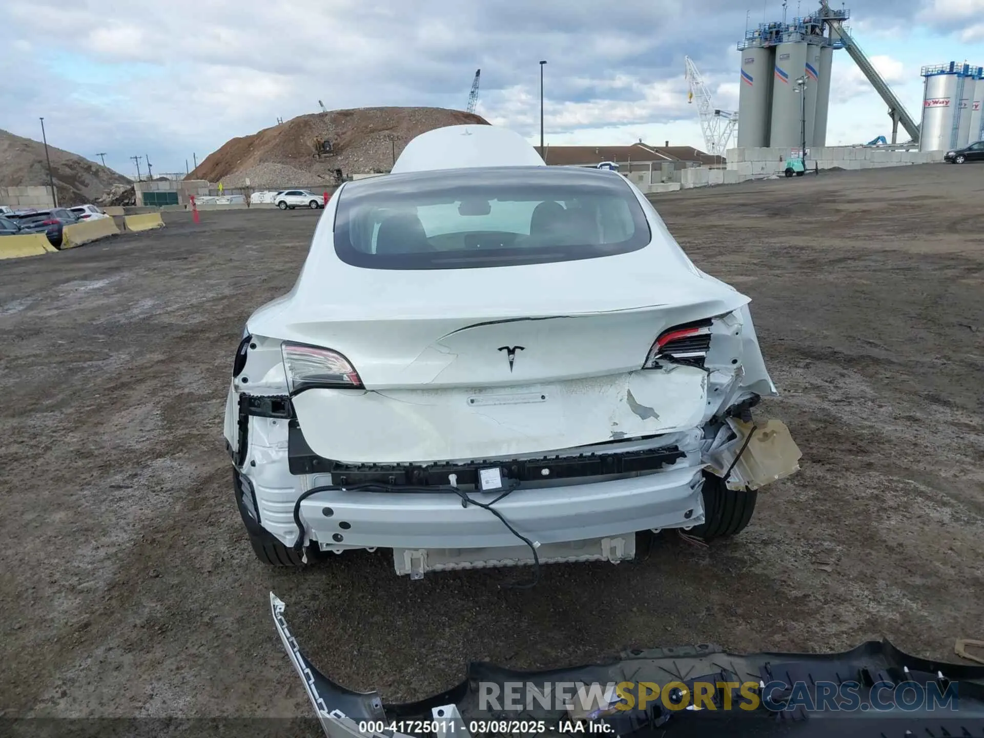 16 Photograph of a damaged car 5YJ3E1EA8PF610682 TESLA MODEL 3 2023