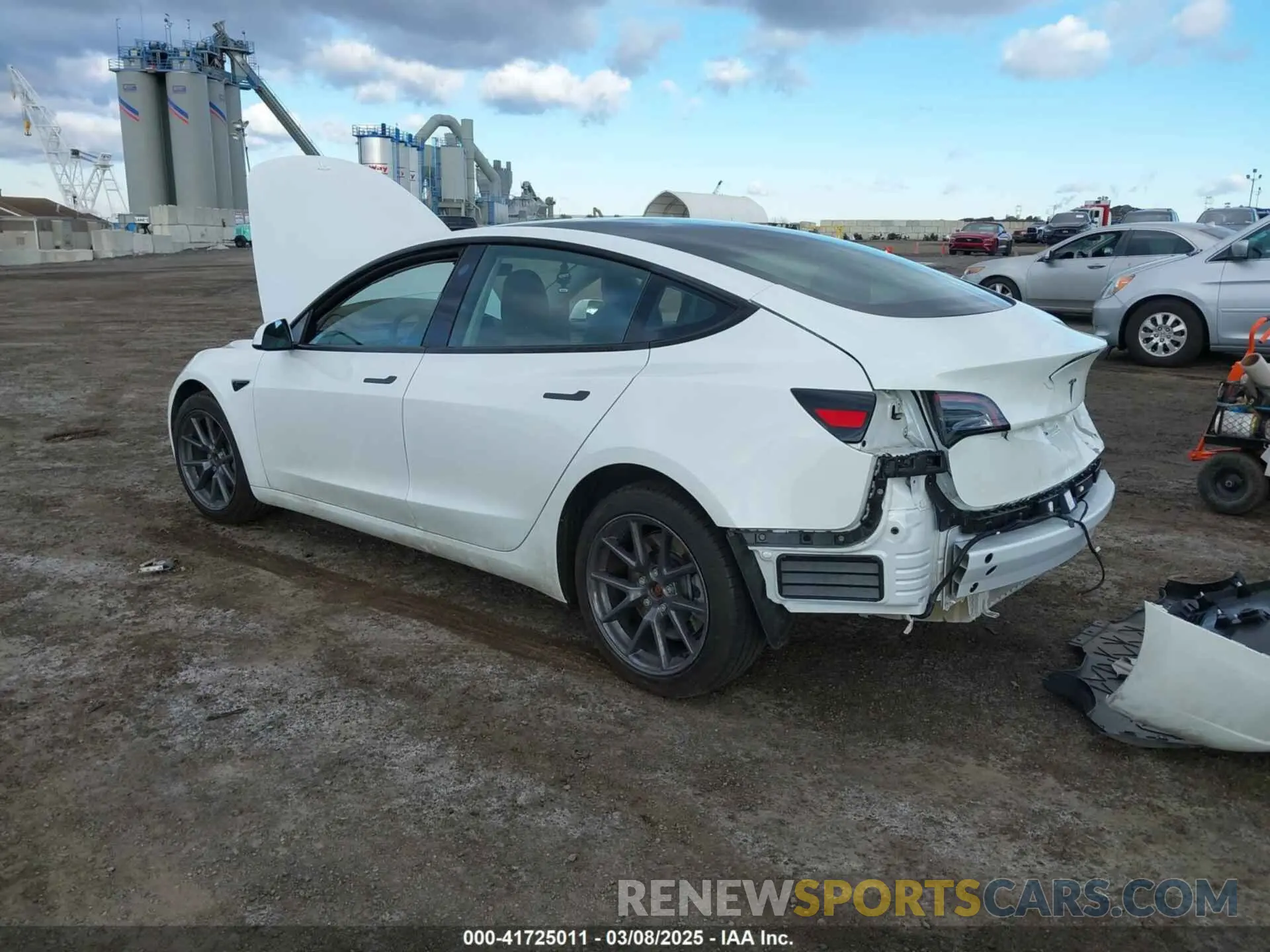 3 Photograph of a damaged car 5YJ3E1EA8PF610682 TESLA MODEL 3 2023