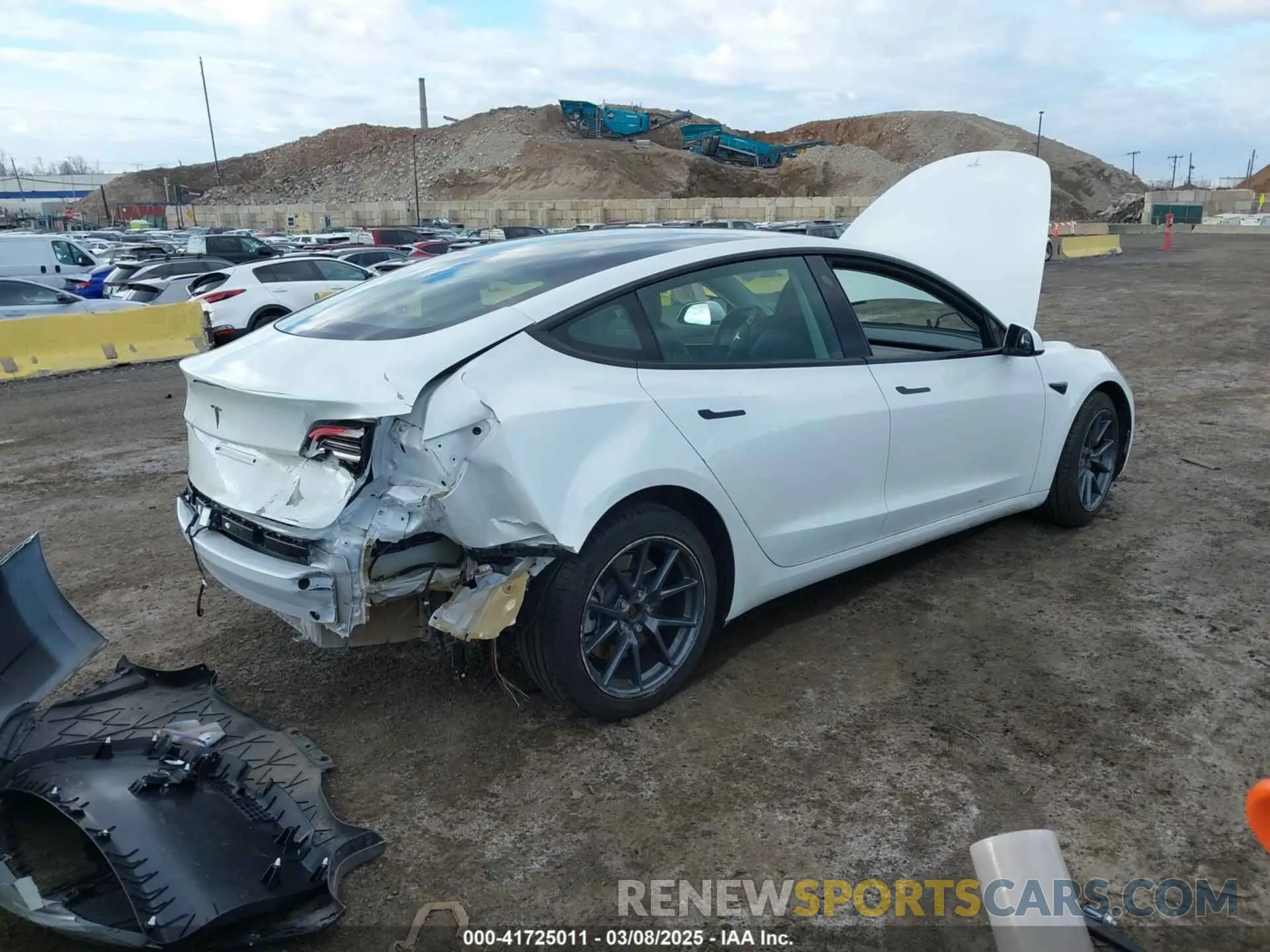 4 Photograph of a damaged car 5YJ3E1EA8PF610682 TESLA MODEL 3 2023