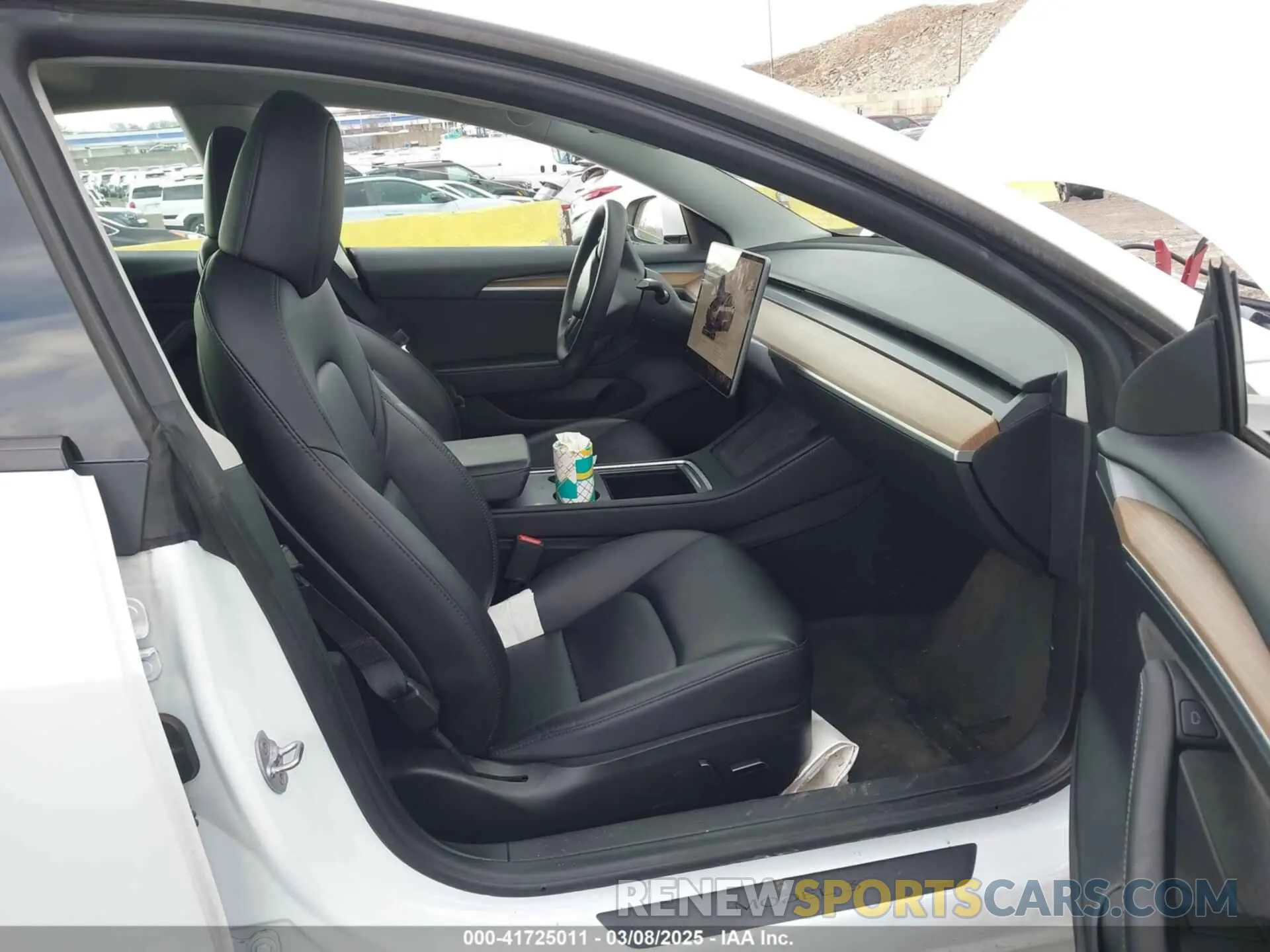 5 Photograph of a damaged car 5YJ3E1EA8PF610682 TESLA MODEL 3 2023