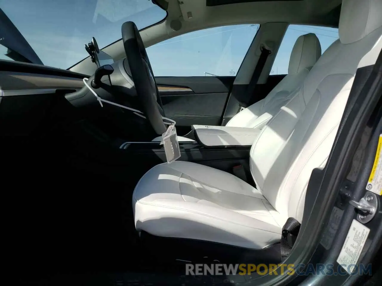 7 Photograph of a damaged car 5YJ3E1EA8PF648073 TESLA MODEL 3 2023