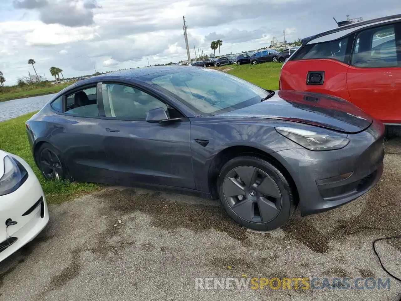 4 Photograph of a damaged car 5YJ3E1EA8PF655461 TESLA MODEL 3 2023