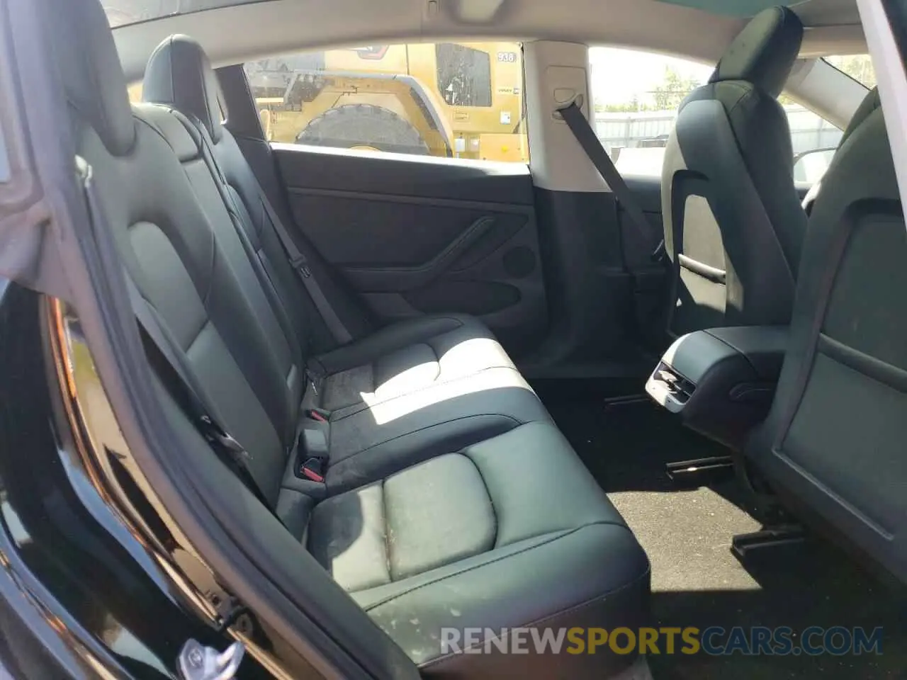 10 Photograph of a damaged car 5YJ3E1EA8PF664094 TESLA MODEL 3 2023