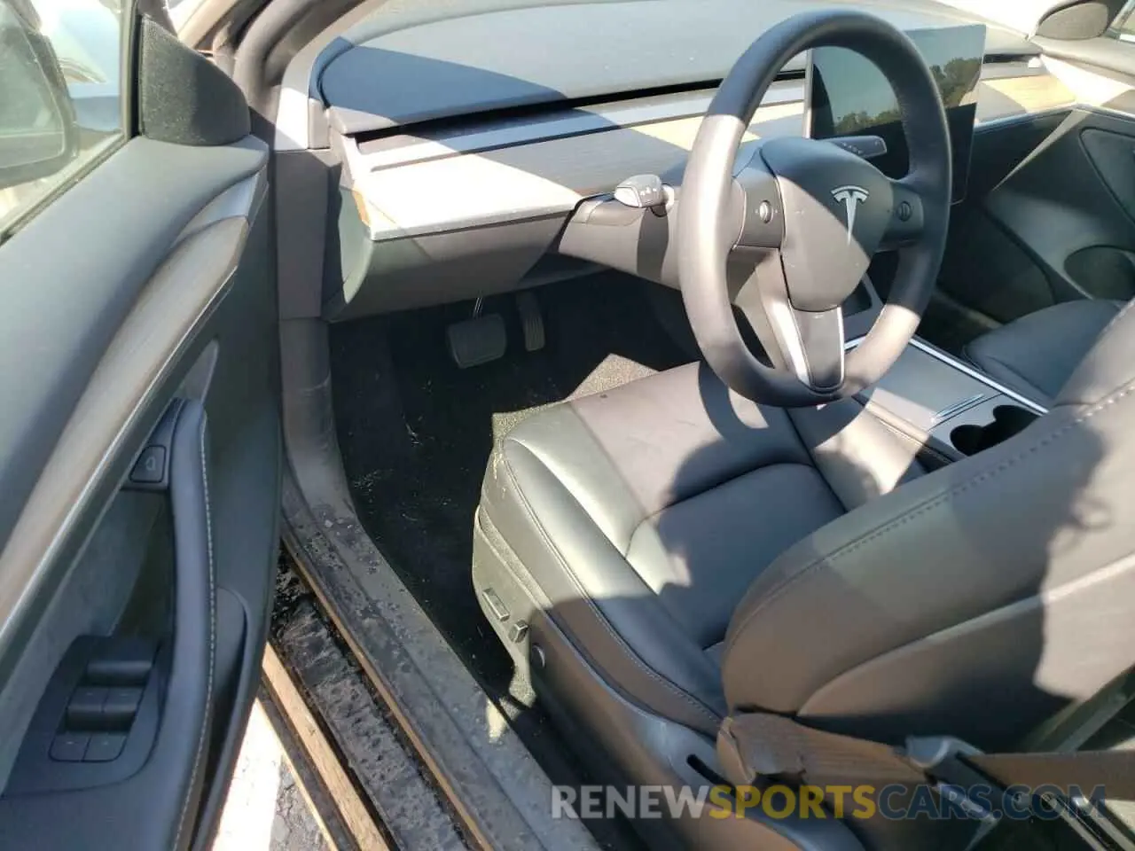 8 Photograph of a damaged car 5YJ3E1EA8PF664094 TESLA MODEL 3 2023