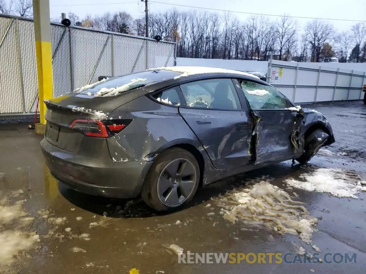 3 Photograph of a damaged car 5YJ3E1EA8PF668811 TESLA MODEL 3 2023