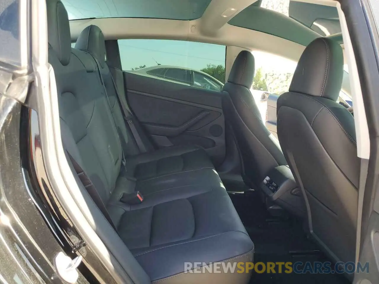 11 Photograph of a damaged car 5YJ3E1EA8PF682532 TESLA MODEL 3 2023