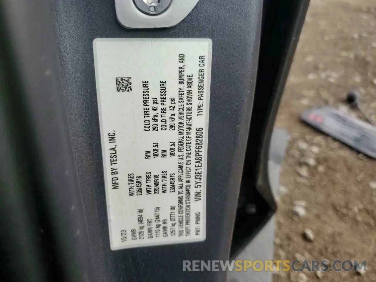 12 Photograph of a damaged car 5YJ3E1EA8PF682806 TESLA MODEL 3 2023