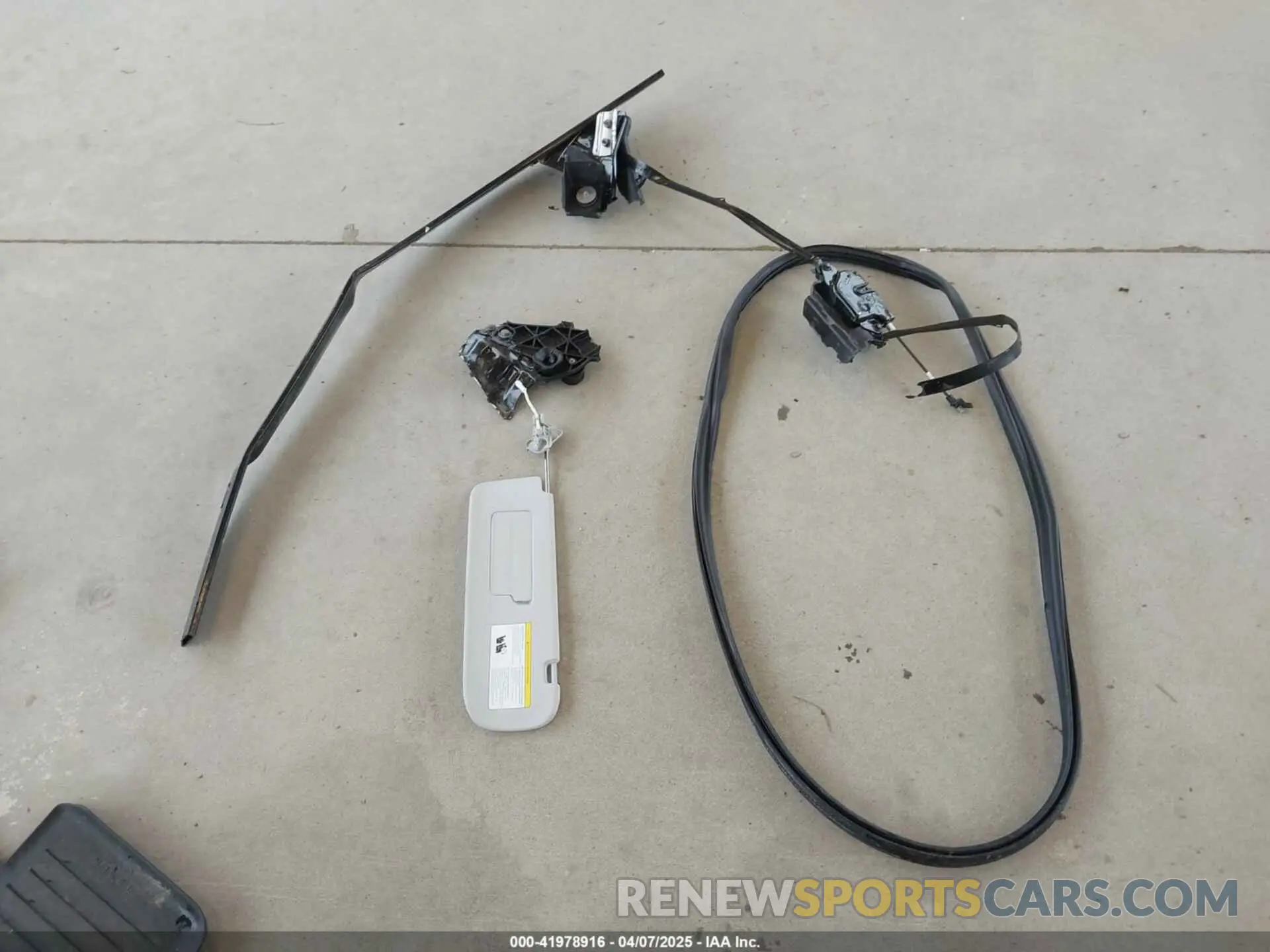 12 Photograph of a damaged car 5YJ3E1EA8PF683972 TESLA MODEL 3 2023