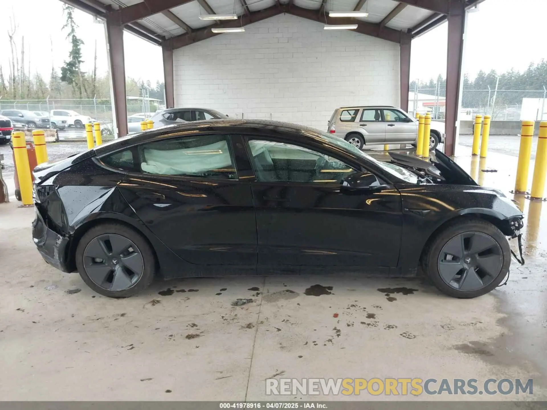 14 Photograph of a damaged car 5YJ3E1EA8PF683972 TESLA MODEL 3 2023