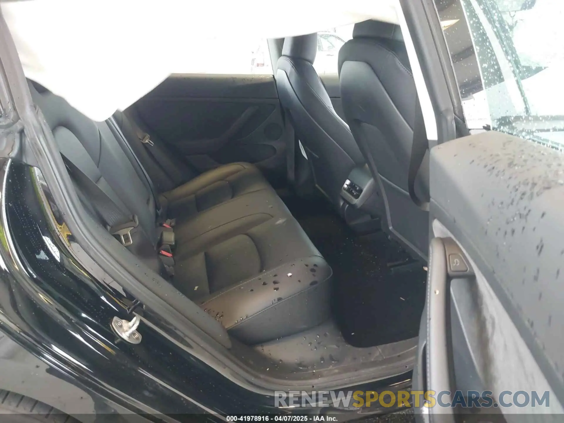 8 Photograph of a damaged car 5YJ3E1EA8PF683972 TESLA MODEL 3 2023