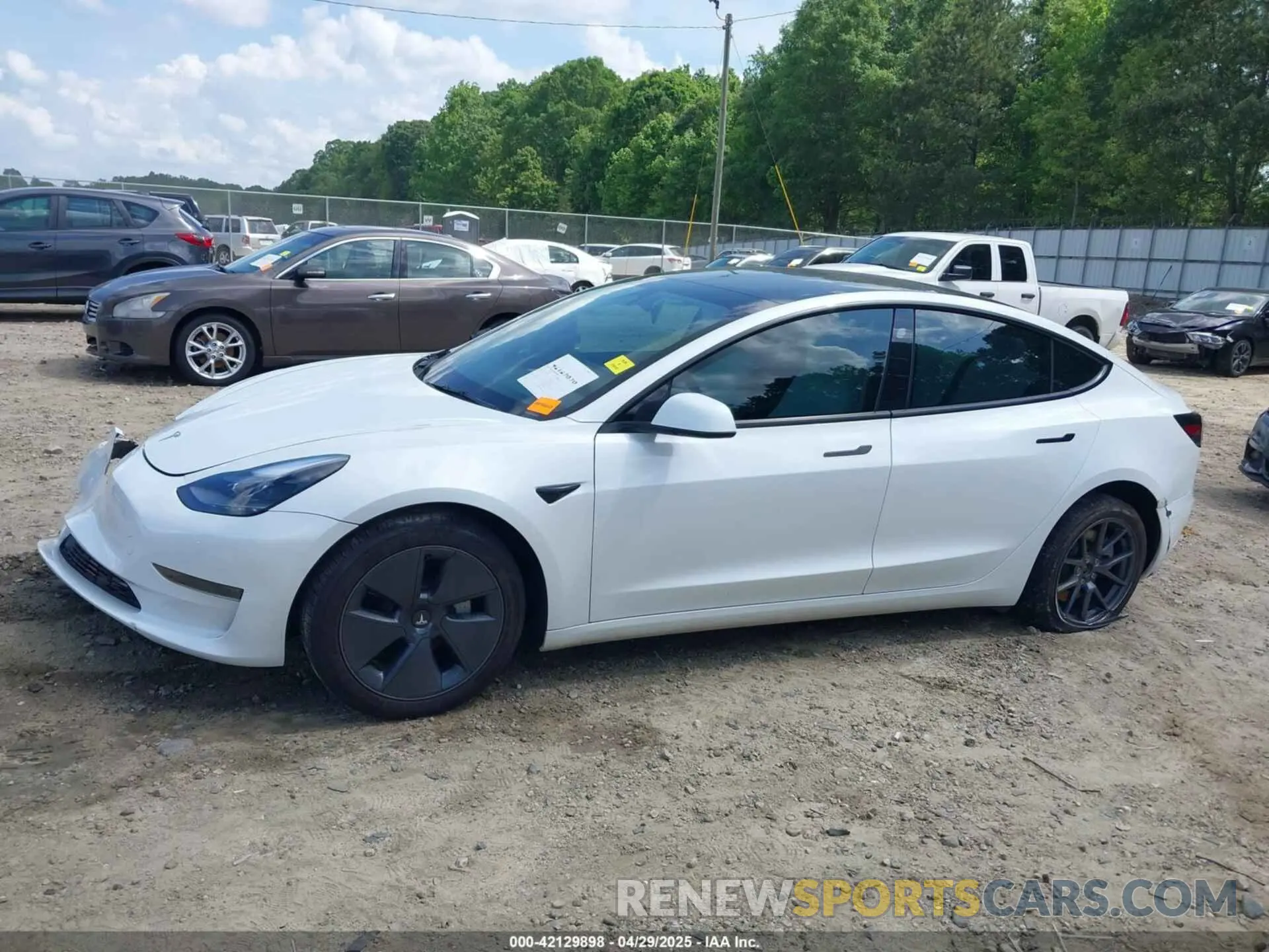 14 Photograph of a damaged car 5YJ3E1EA8PF690033 TESLA MODEL 3 2023
