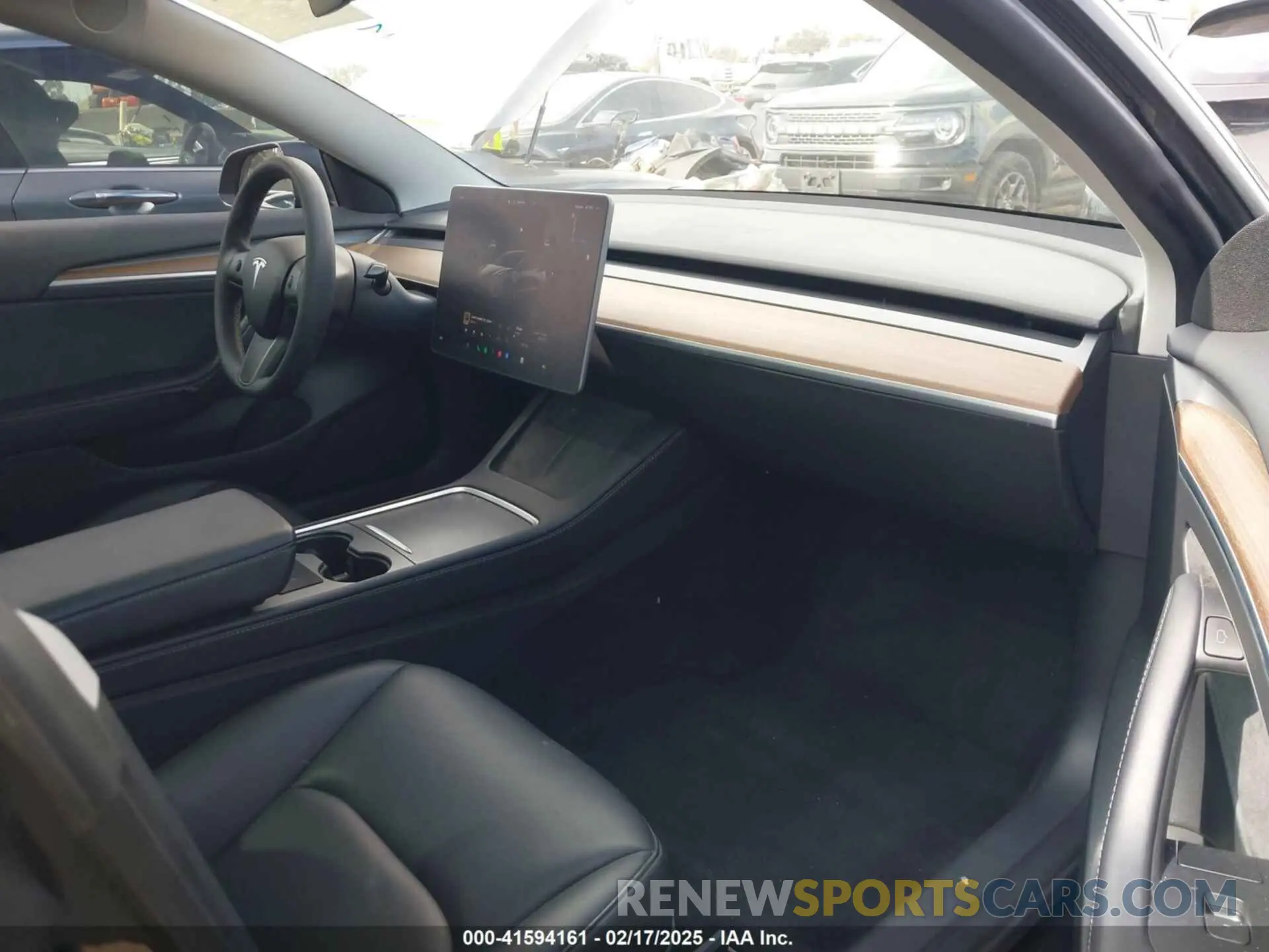 5 Photograph of a damaged car 5YJ3E1EA8PF700690 TESLA MODEL 3 2023
