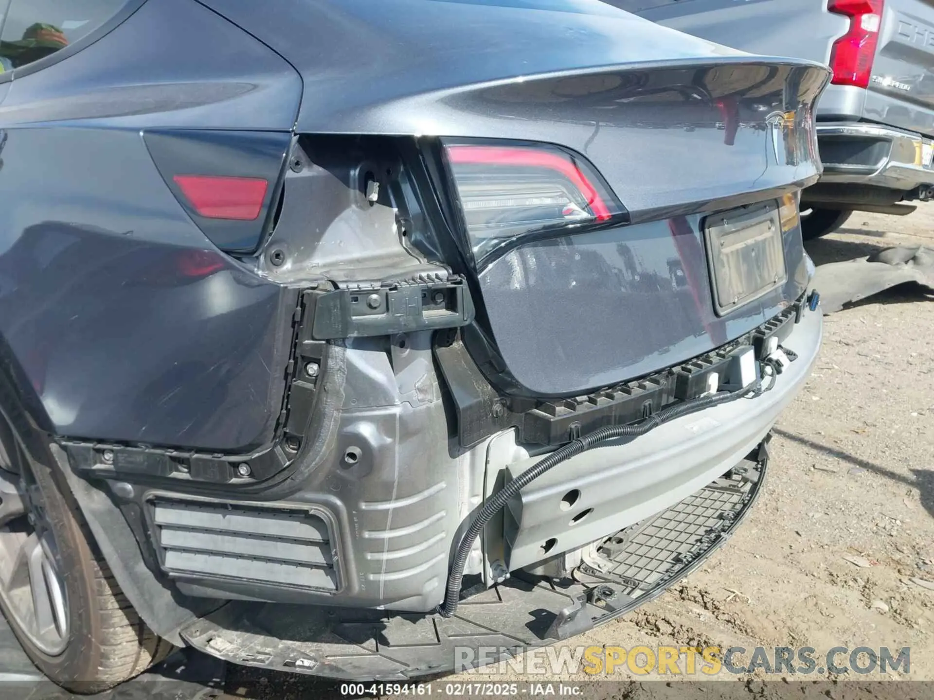 6 Photograph of a damaged car 5YJ3E1EA8PF700690 TESLA MODEL 3 2023