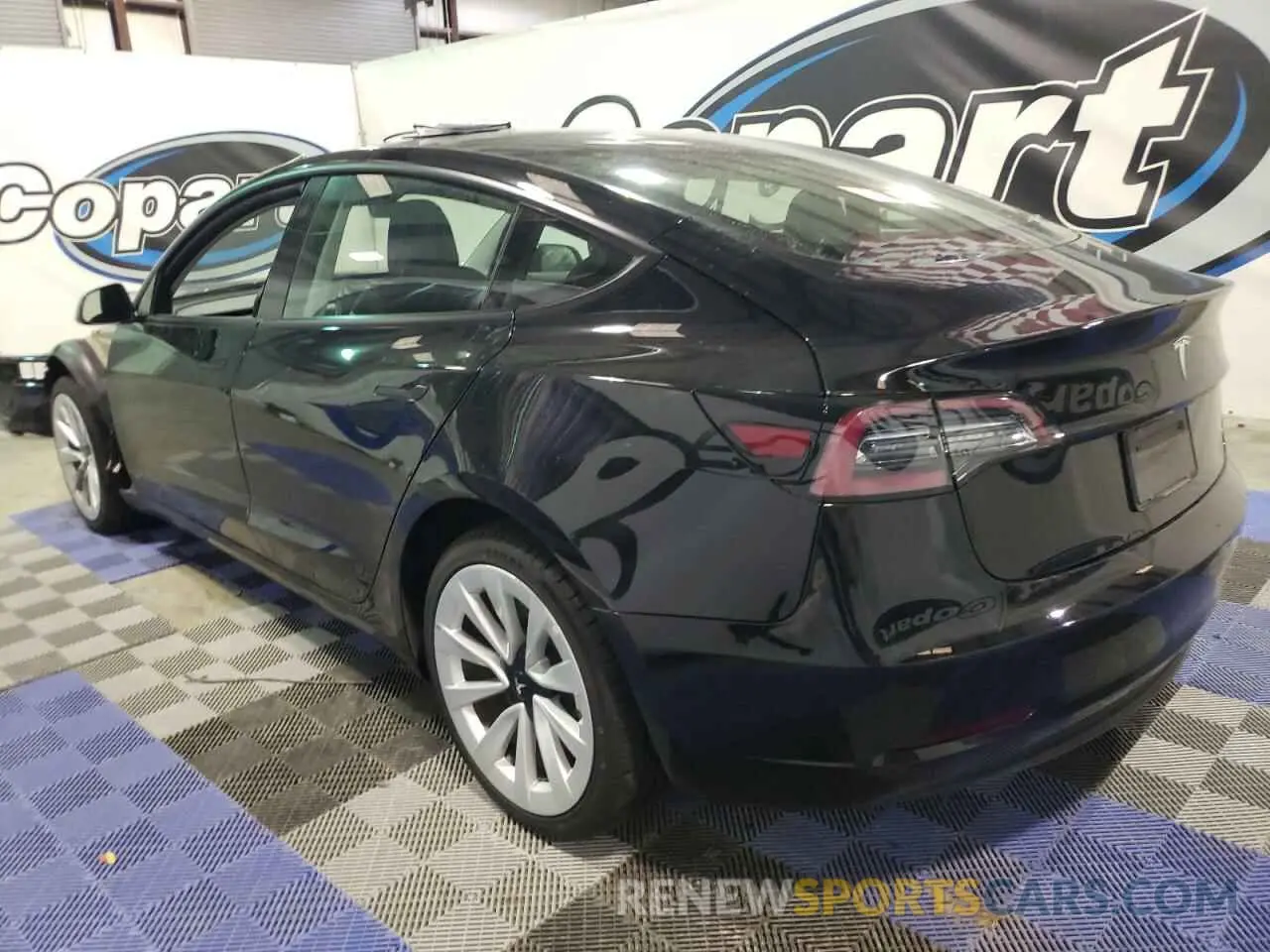 2 Photograph of a damaged car 5YJ3E1EA9PF435455 TESLA MODEL 3 2023