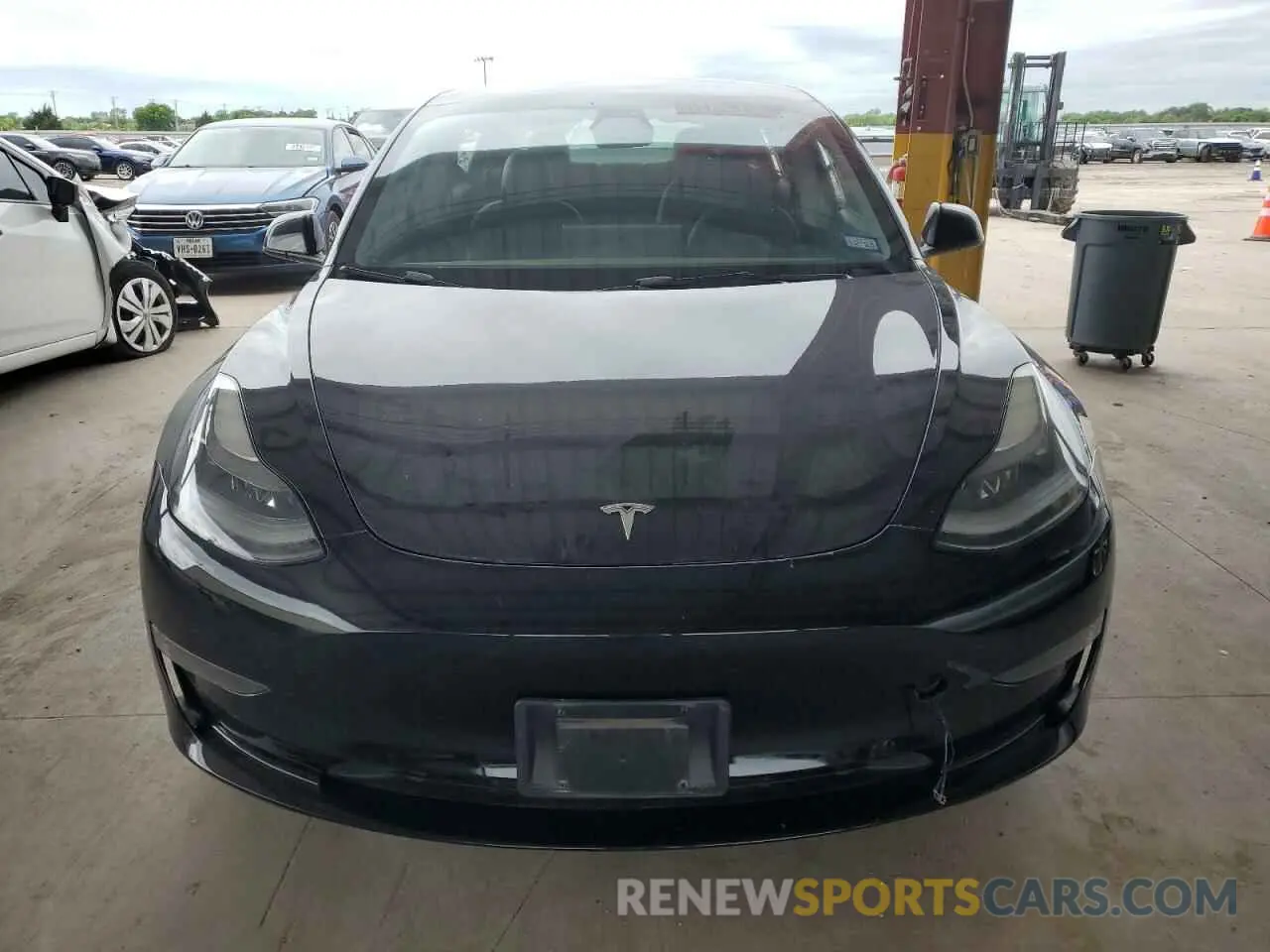 5 Photograph of a damaged car 5YJ3E1EA9PF439392 TESLA MODEL 3 2023