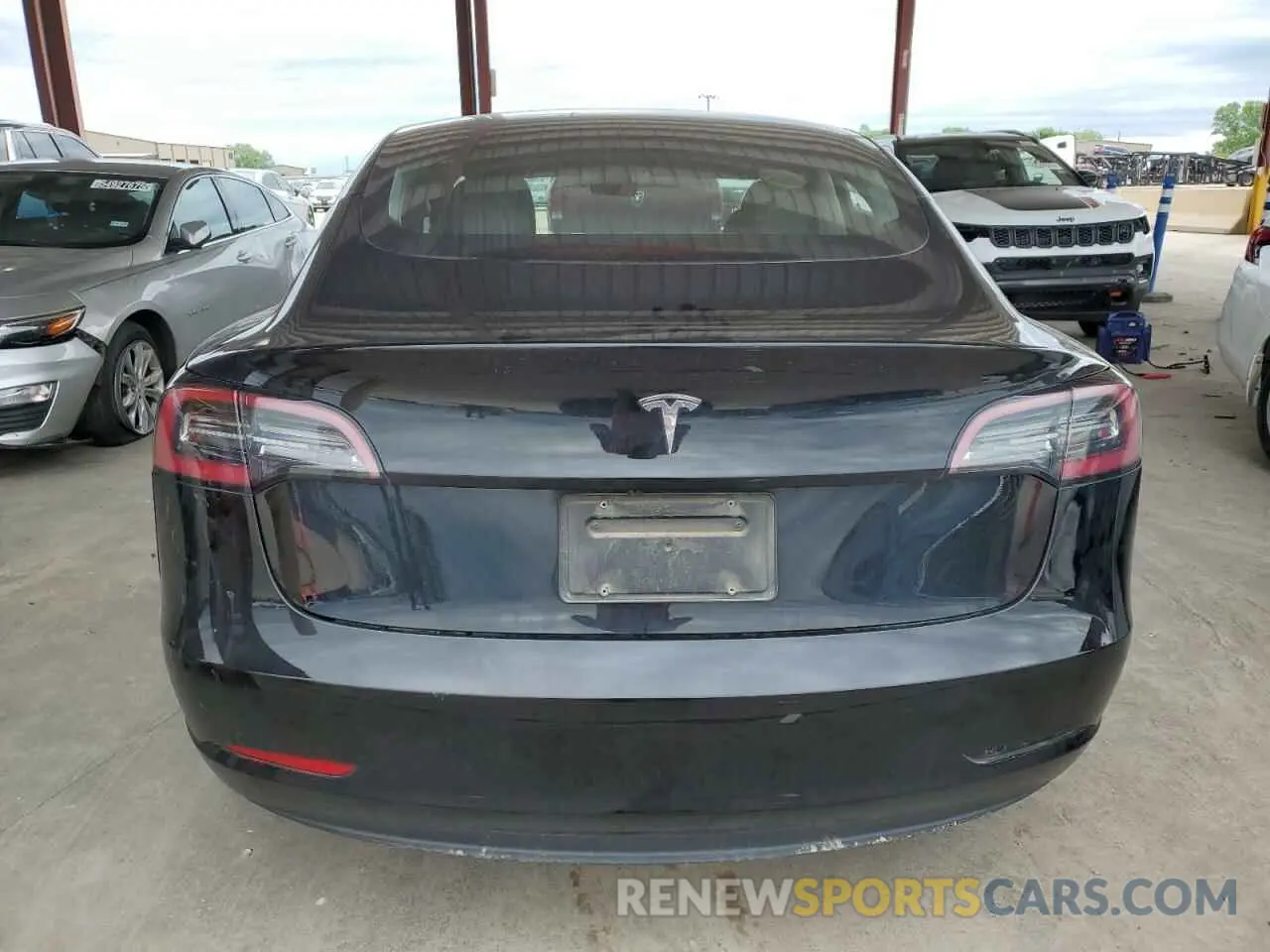 6 Photograph of a damaged car 5YJ3E1EA9PF439392 TESLA MODEL 3 2023