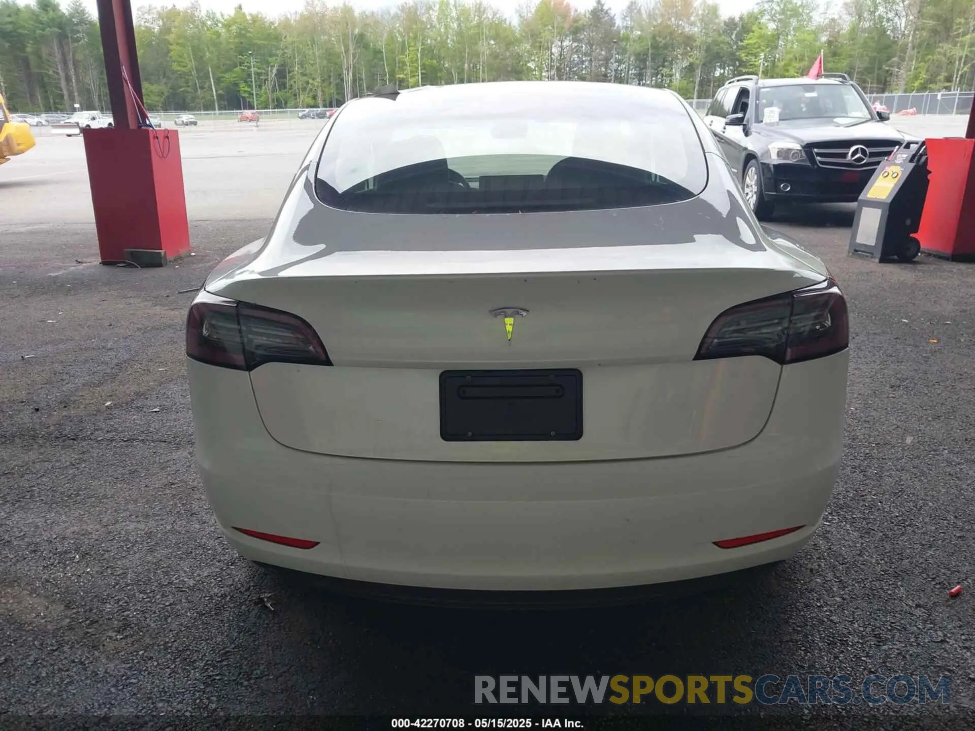 16 Photograph of a damaged car 5YJ3E1EA9PF451171 TESLA MODEL 3 2023