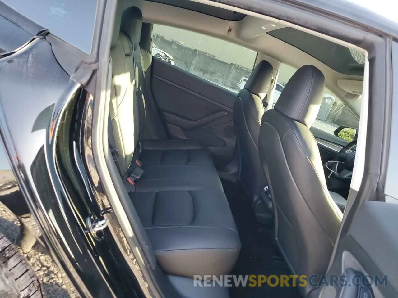 10 Photograph of a damaged car 5YJ3E1EA9PF488060 TESLA MODEL 3 2023