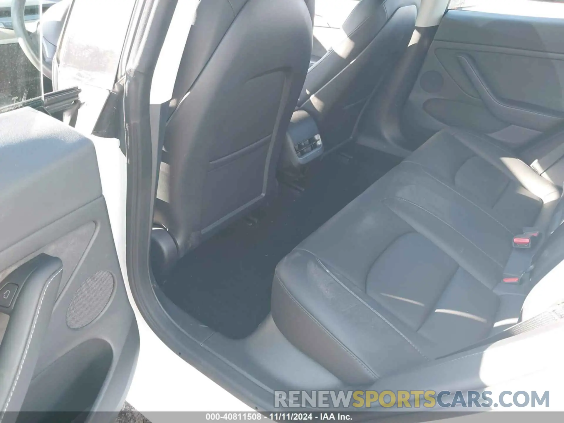 8 Photograph of a damaged car 5YJ3E1EA9PF489547 TESLA MODEL 3 2023