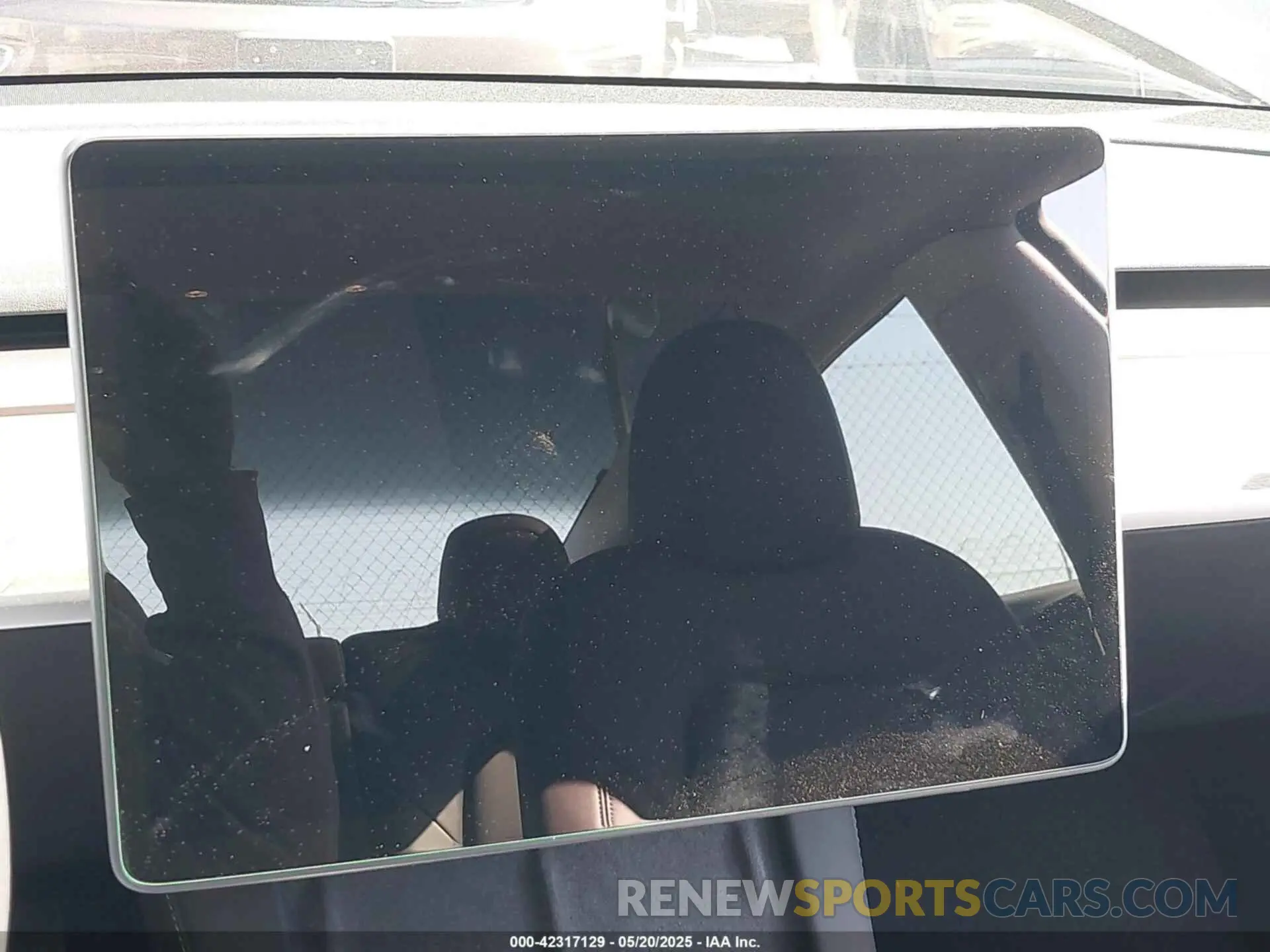 16 Photograph of a damaged car 5YJ3E1EA9PF541582 TESLA MODEL 3 2023