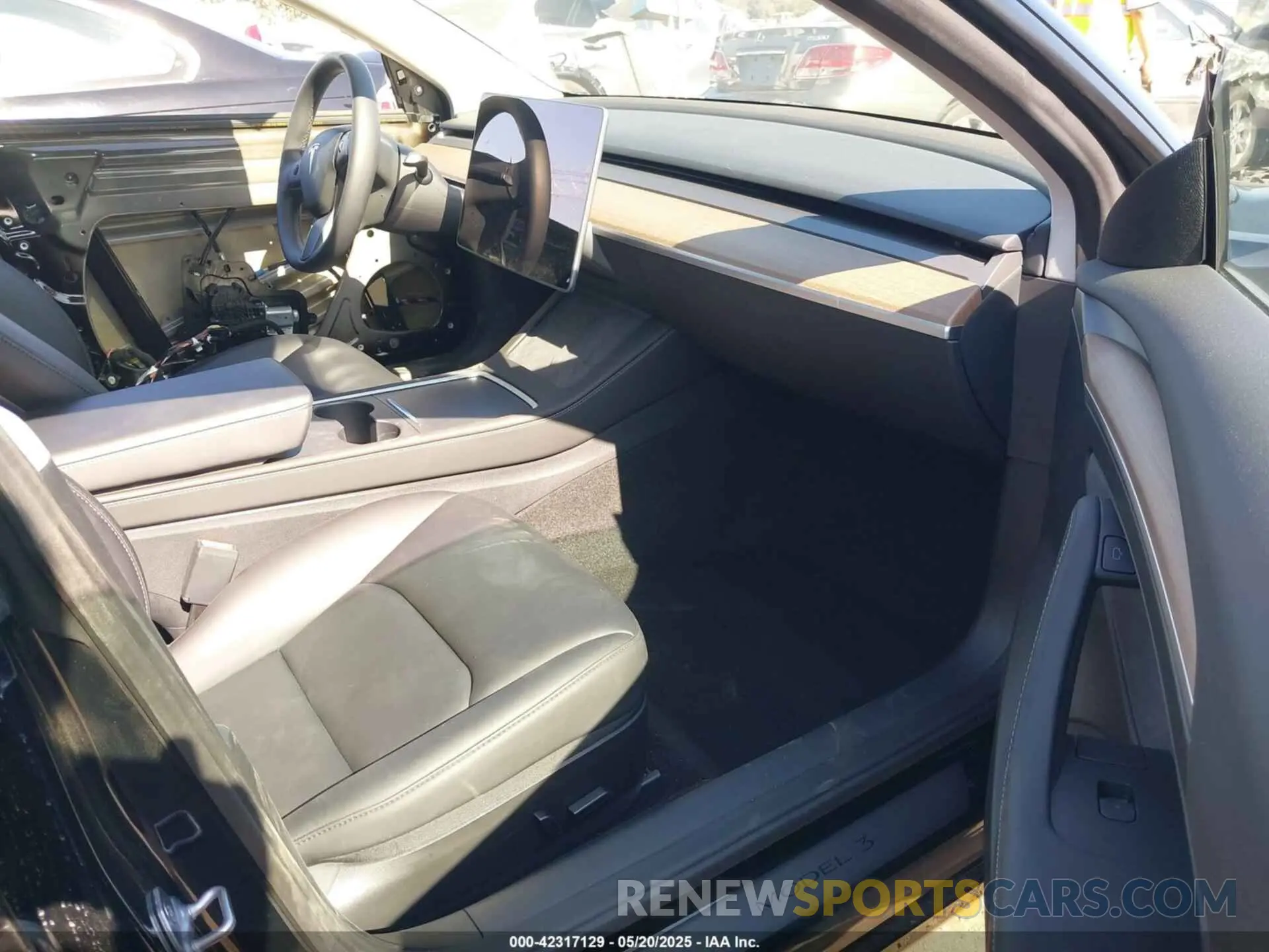 5 Photograph of a damaged car 5YJ3E1EA9PF541582 TESLA MODEL 3 2023