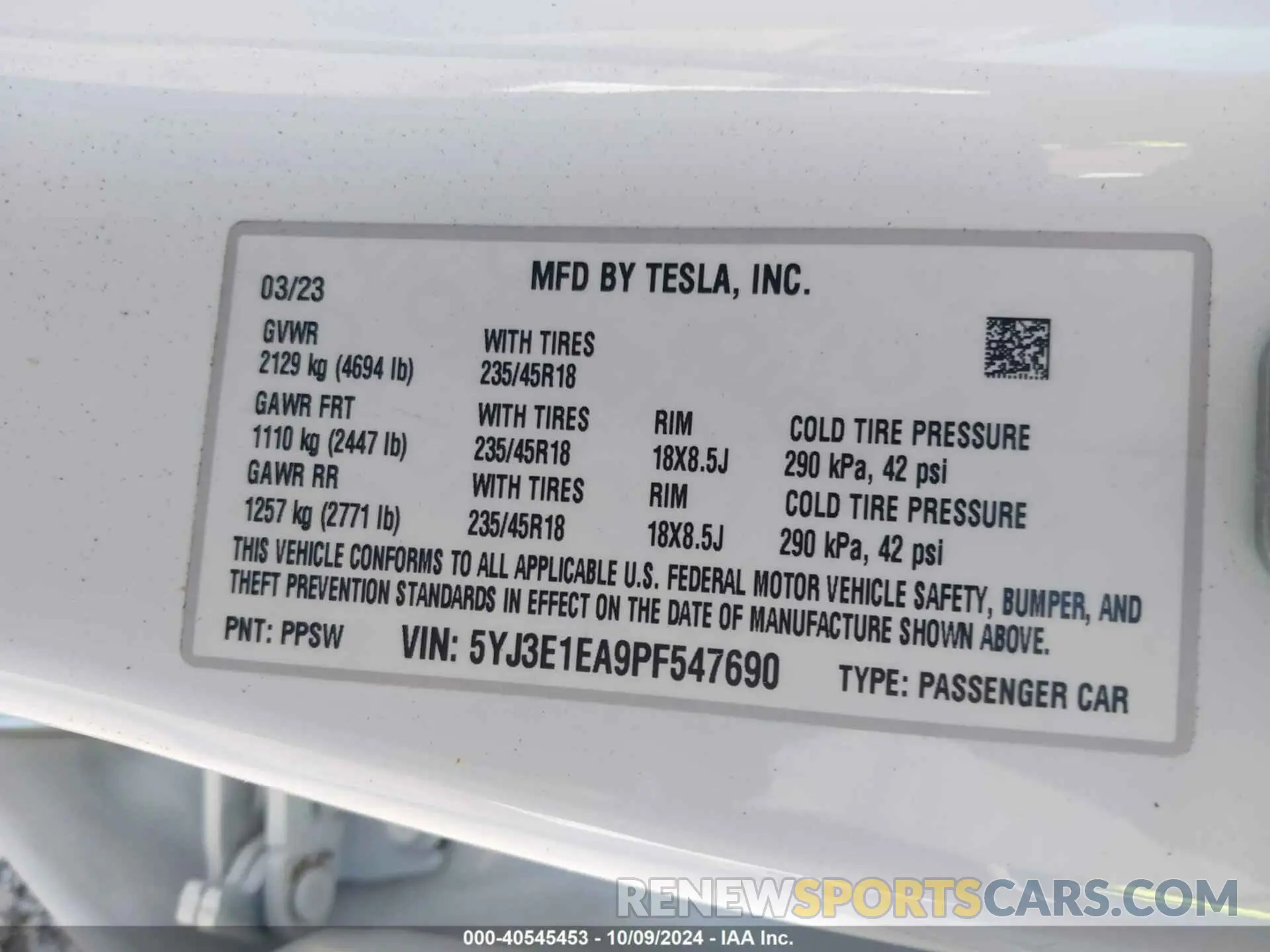 9 Photograph of a damaged car 5YJ3E1EA9PF547690 TESLA MODEL 3 2023