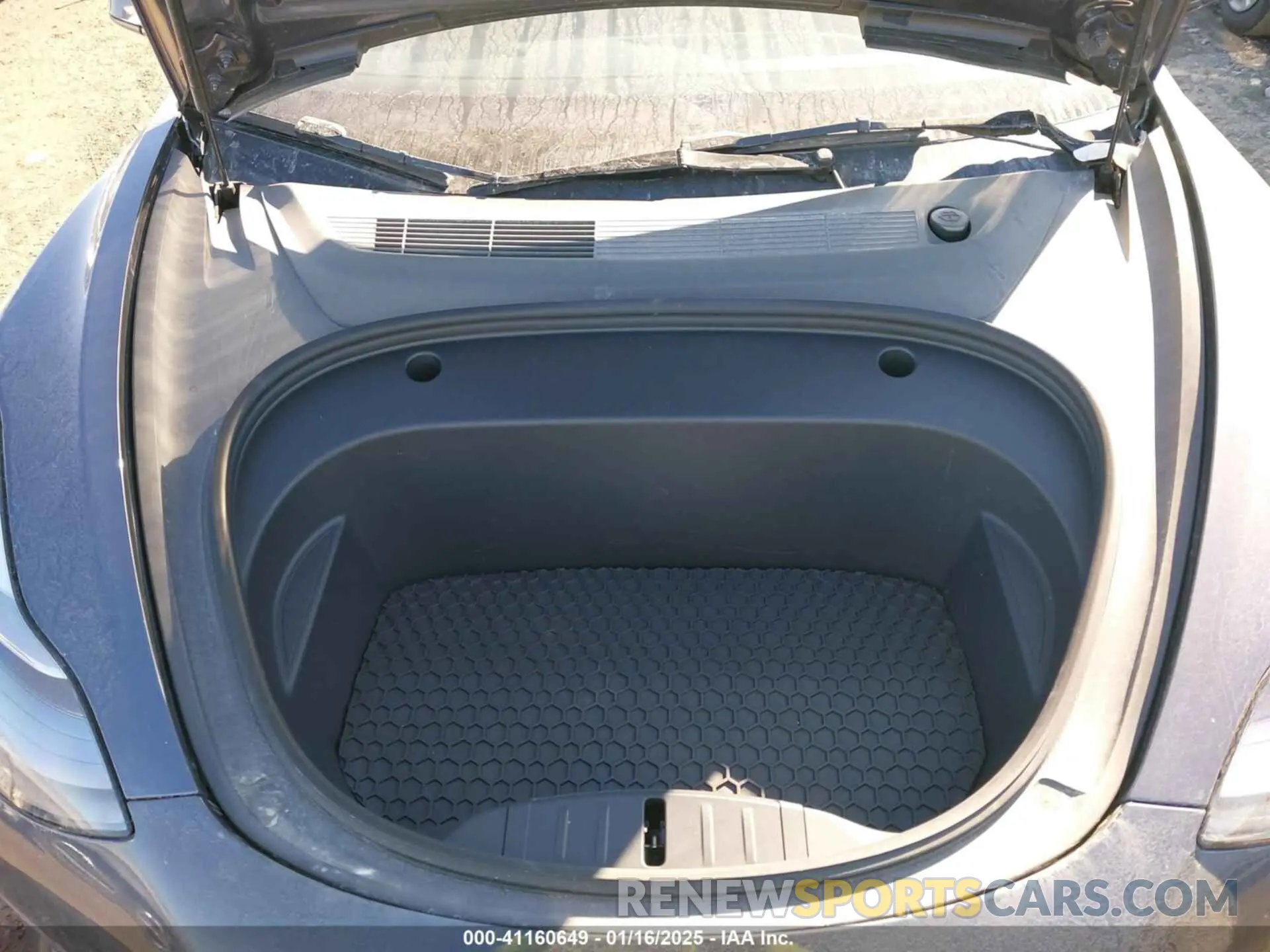 10 Photograph of a damaged car 5YJ3E1EA9PF548502 TESLA MODEL 3 2023