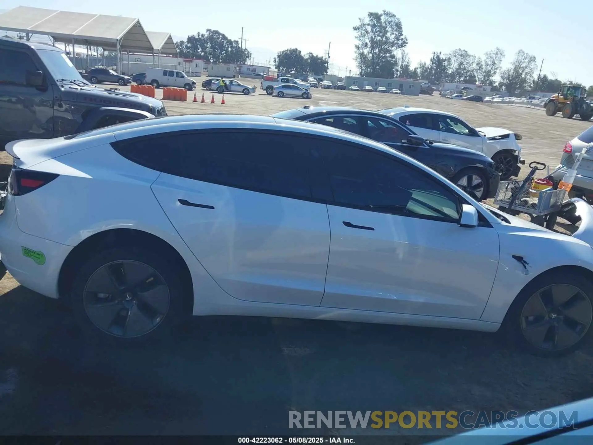 14 Photograph of a damaged car 5YJ3E1EA9PF564991 TESLA MODEL 3 2023