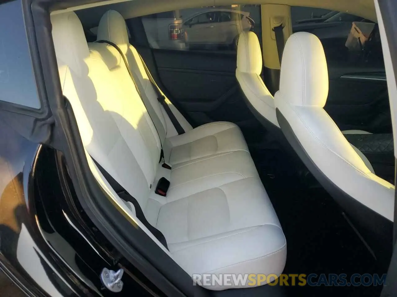 10 Photograph of a damaged car 5YJ3E1EA9PF567504 TESLA MODEL 3 2023