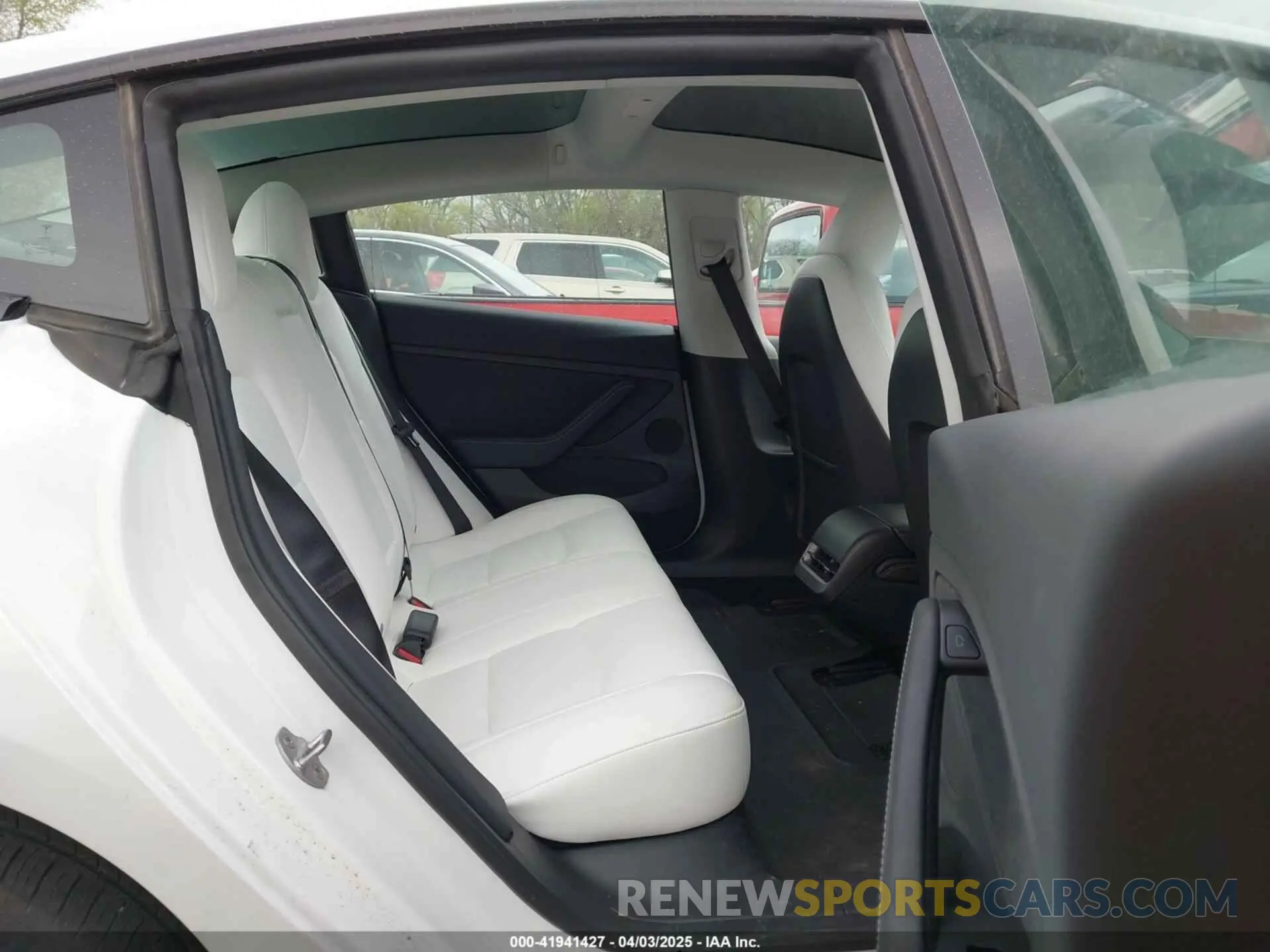 8 Photograph of a damaged car 5YJ3E1EA9PF569415 TESLA MODEL 3 2023
