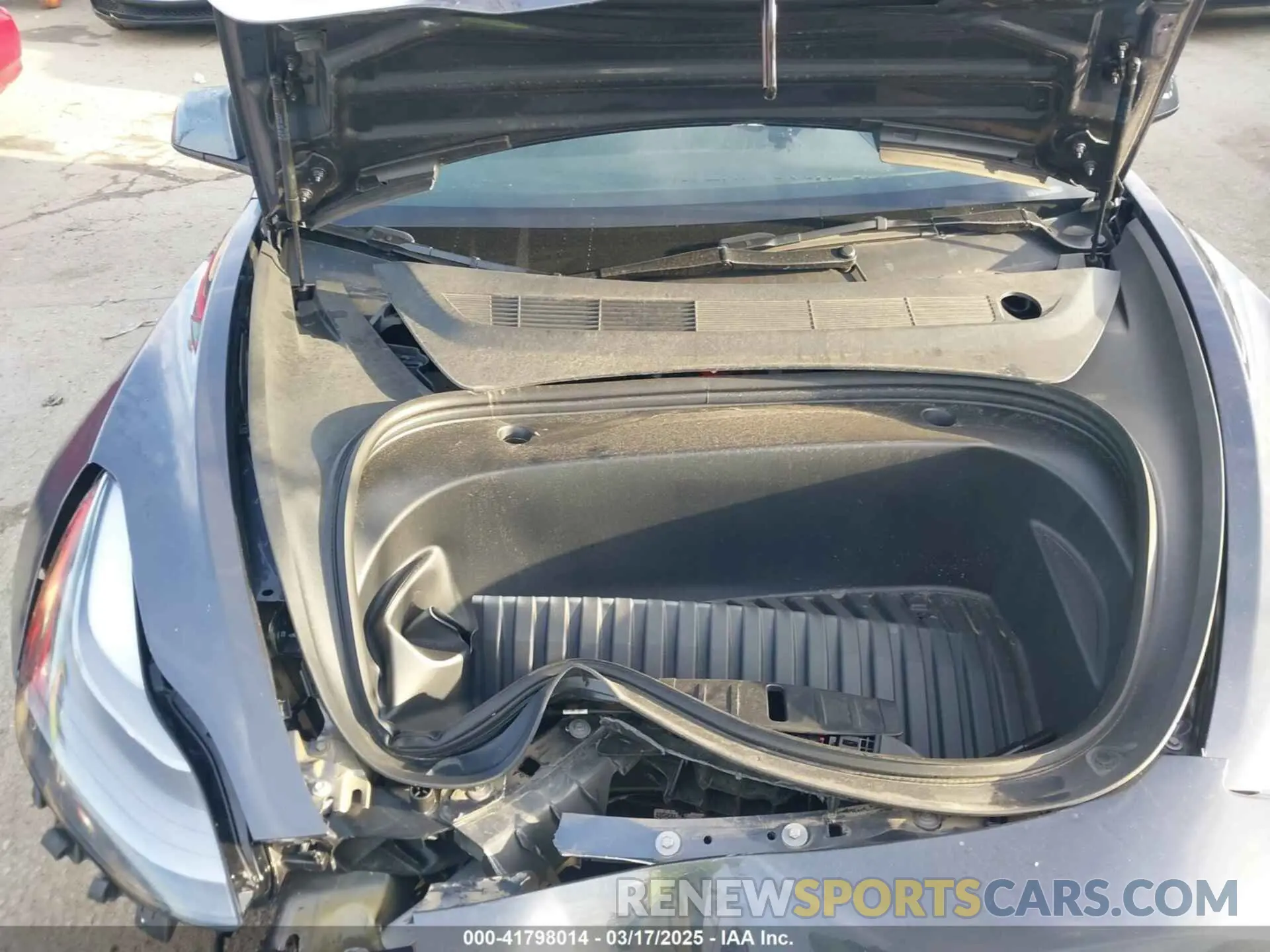 10 Photograph of a damaged car 5YJ3E1EA9PF569494 TESLA MODEL 3 2023