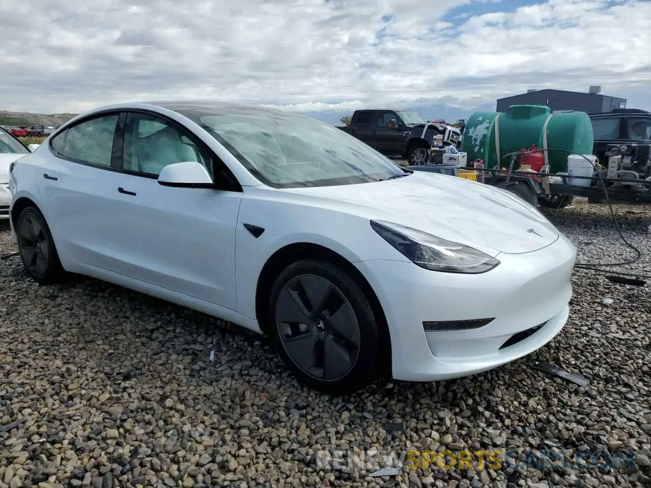 4 Photograph of a damaged car 5YJ3E1EA9PF569835 TESLA MODEL 3 2023