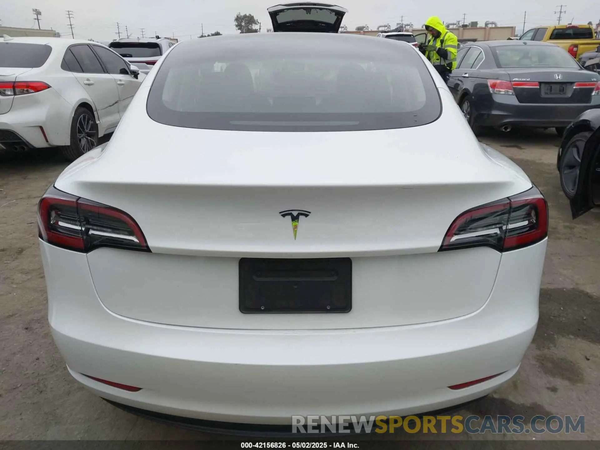 17 Photograph of a damaged car 5YJ3E1EA9PF576588 TESLA MODEL 3 2023