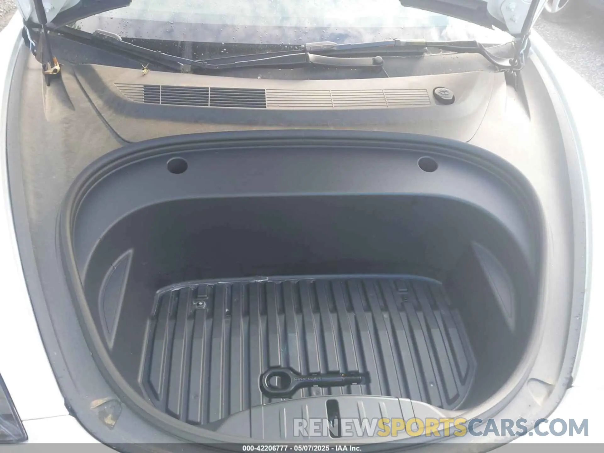 10 Photograph of a damaged car 5YJ3E1EA9PF576610 TESLA MODEL 3 2023