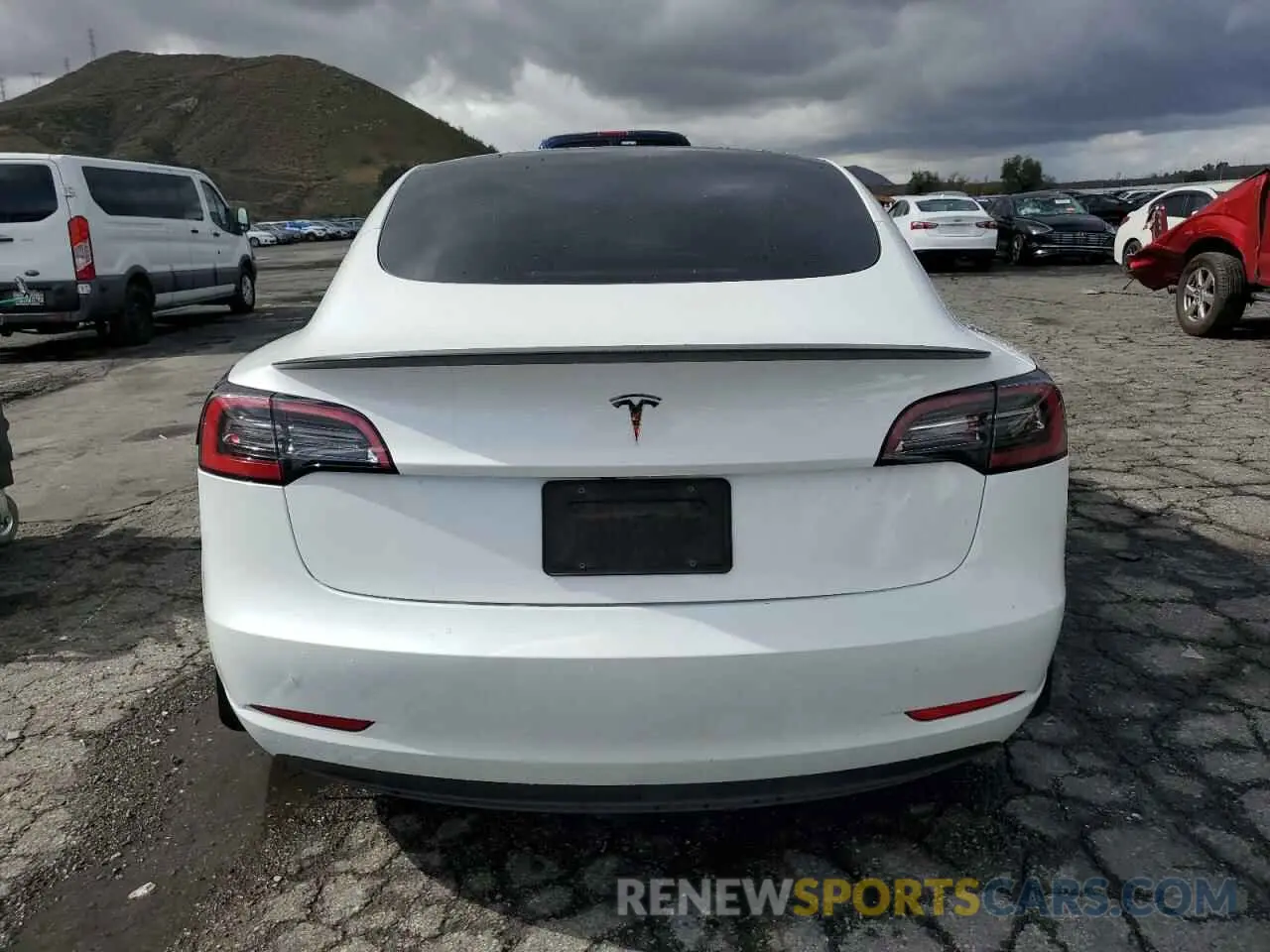 6 Photograph of a damaged car 5YJ3E1EA9PF582536 TESLA MODEL 3 2023